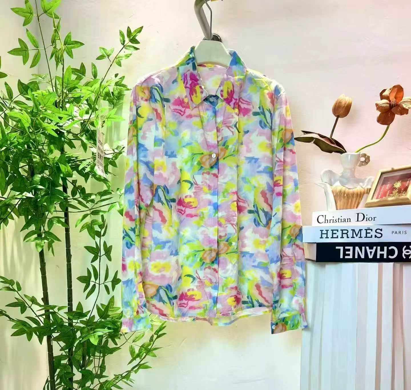 350 Piezas de Camisas de Estilo Francés con Protección Solar y Estampado de Pintura al Óleo - Image 6
