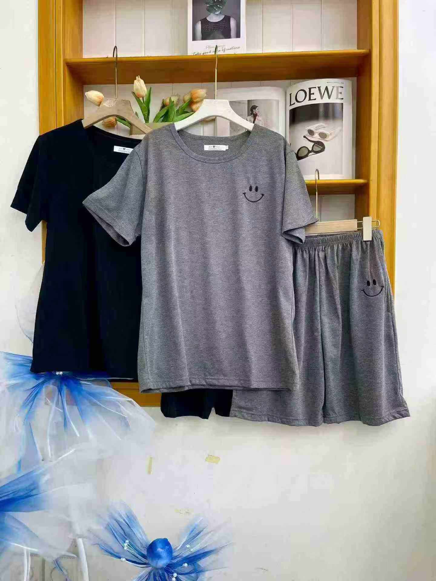 Unisex Summer Casual Short Sleeve Top And Shorts Two-piece Set, About 400 Sets - Image 4