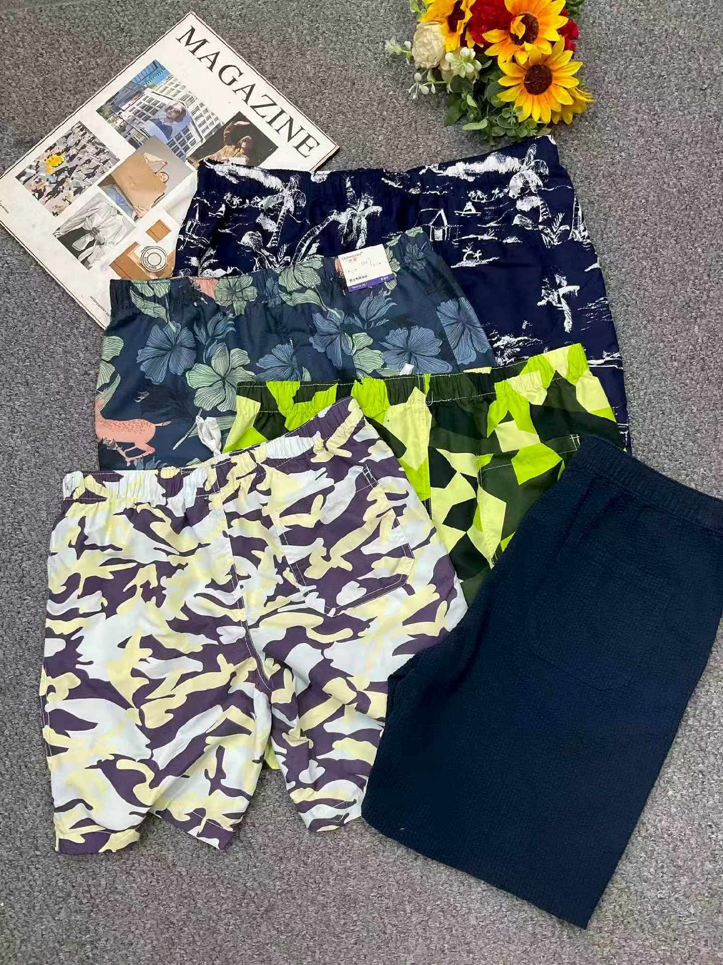 Summer New Men's Casual Loose Shorts, About 150 Pieces - Image 4