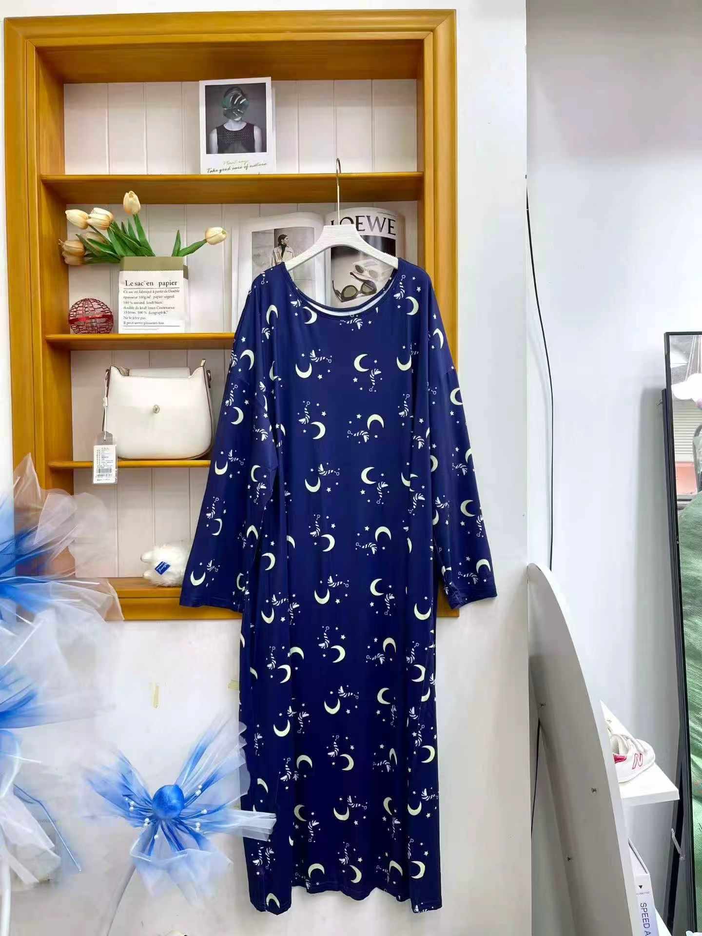 Plus Size Long Sleeve Women's Sleep Dress, About 1000 Pieces - Image 4
