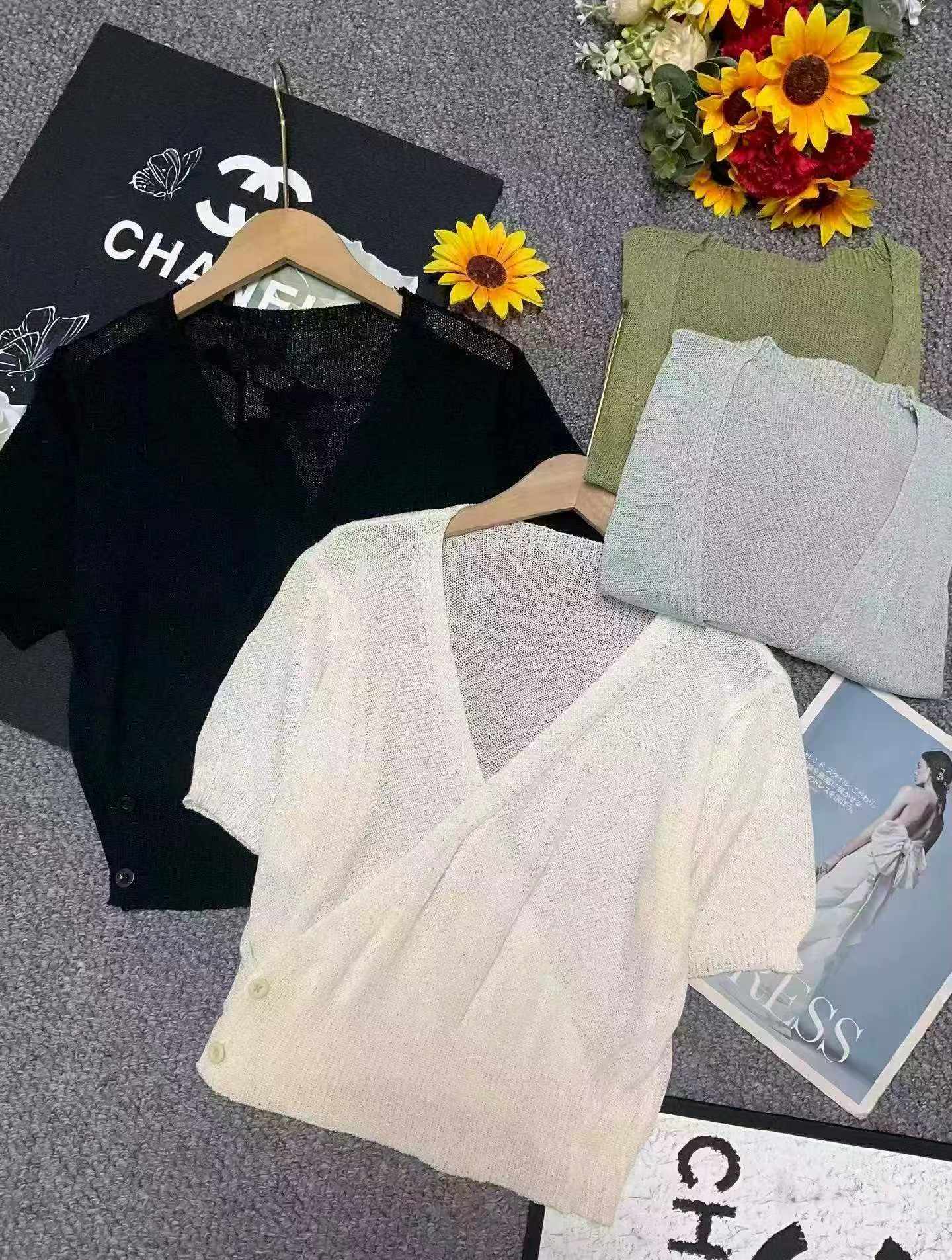 Summer French Design Waist Cinched Knit Short Sleeve T-shirt, 538 Pieces - Image 3