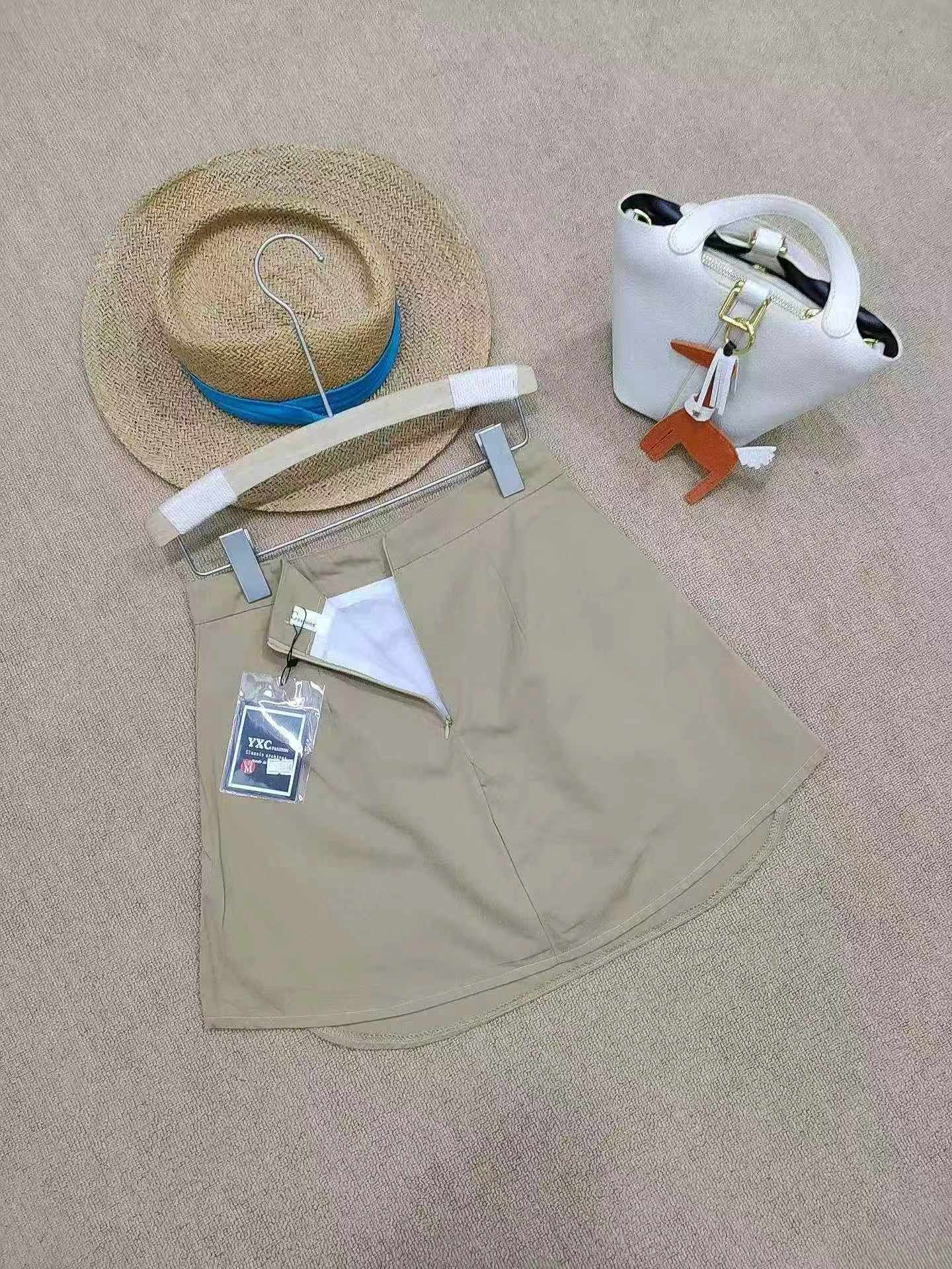 166 Pieces Summer Irregular Khaki A-line Short Skirts - Image 4