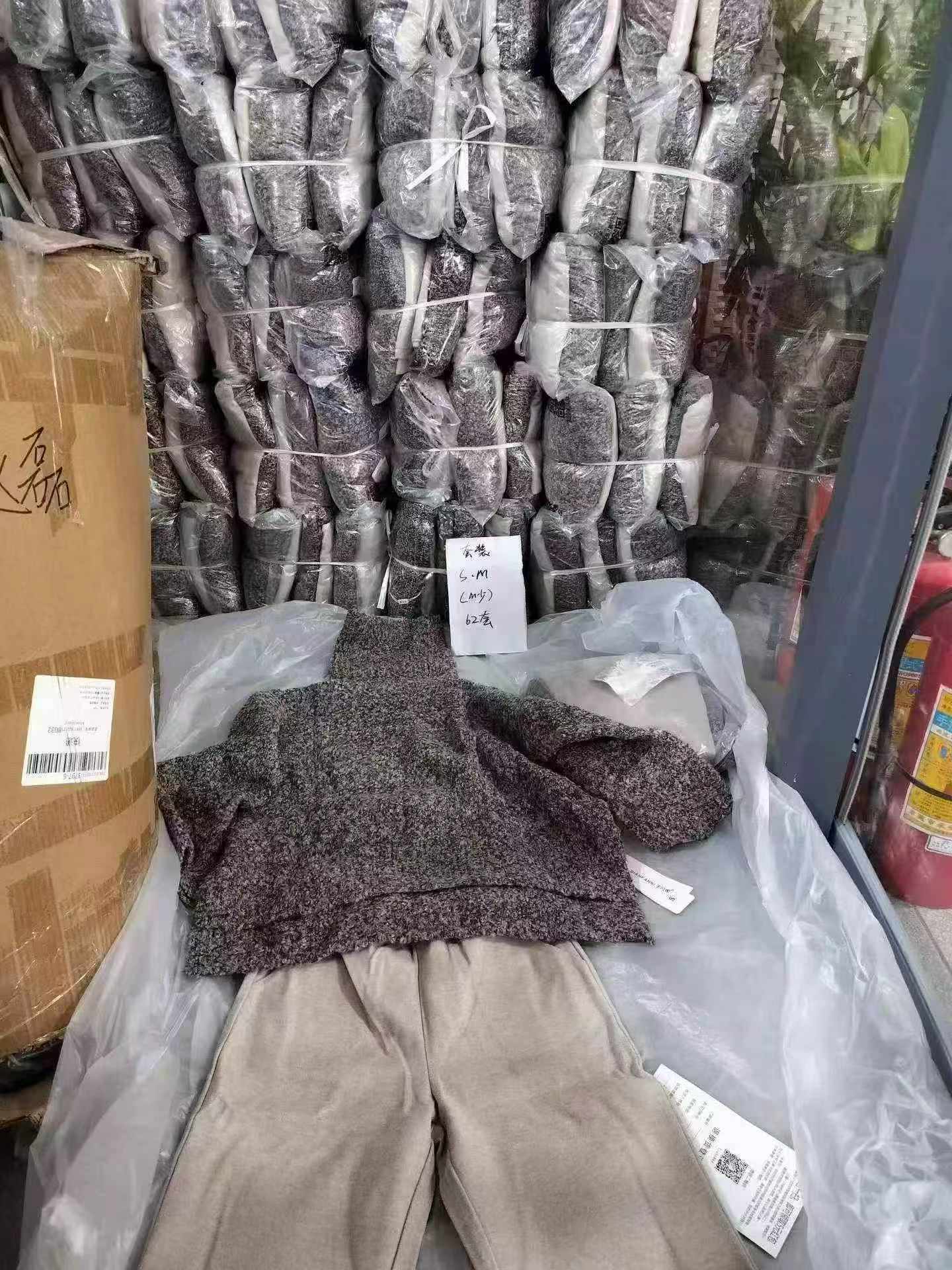 62 Set Pakaian Seiras Sweater Leher Tinggi Tebal Bahan Benang Berbintik Kitar Semula & Seluar Kaki Lebar - Image 9