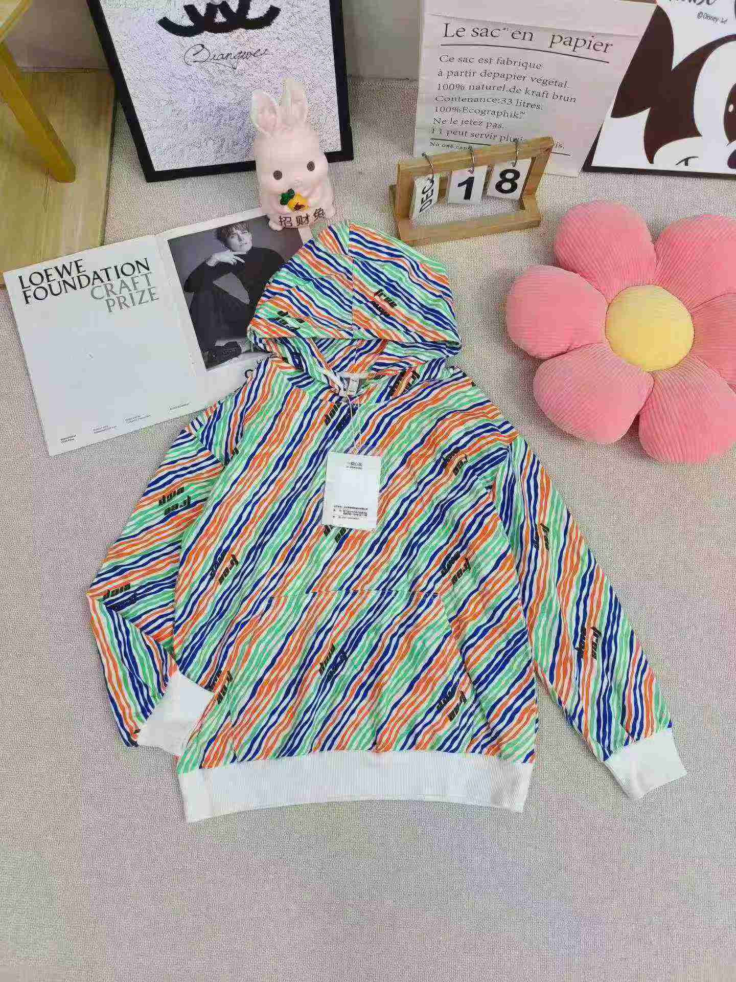 210 Pcs Older Kids Hooded Sweatshirts - Image 2