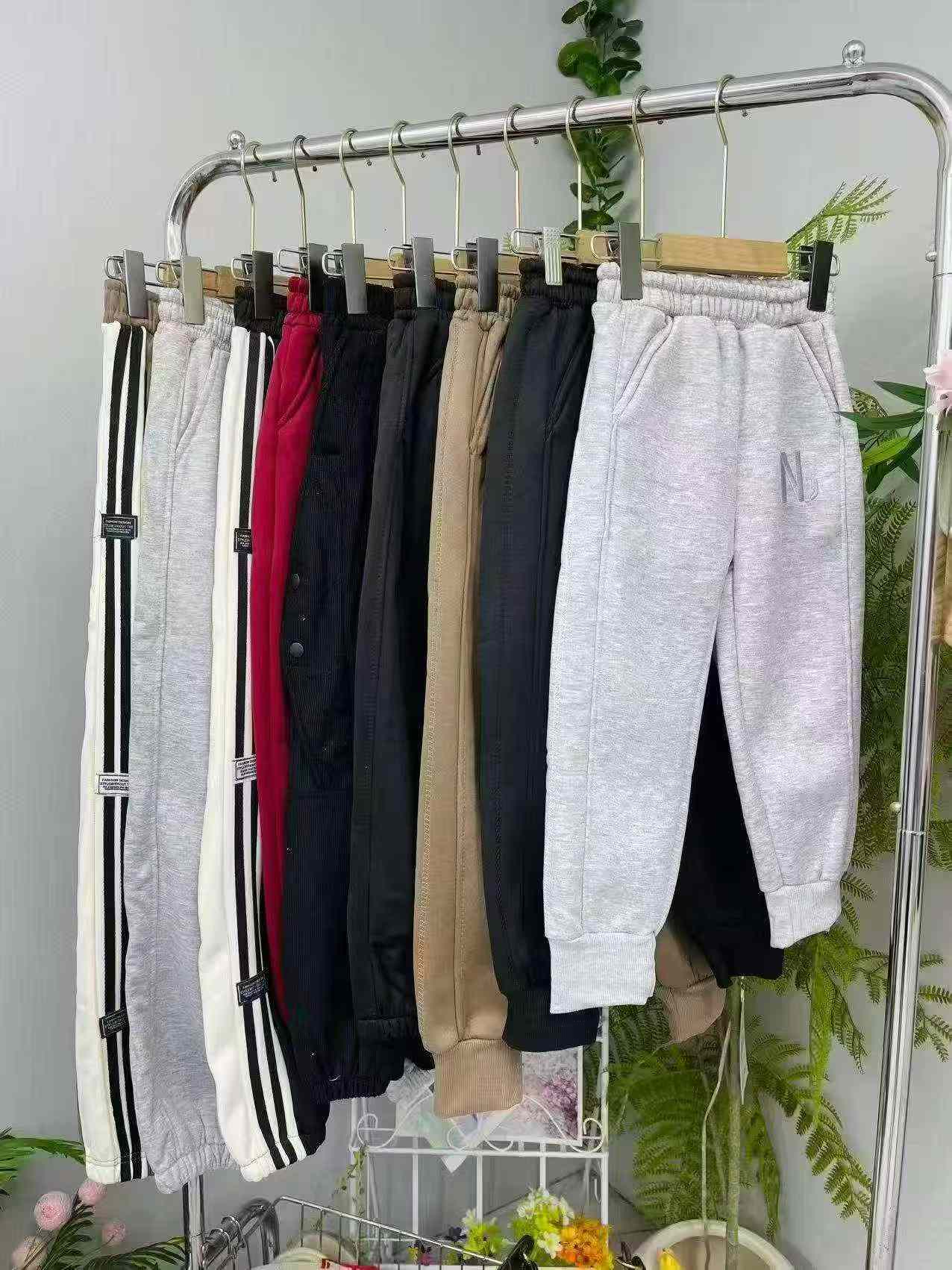 Quần nỉ thể thao thường ngày có lót nỉ lông dành cho trẻ lớn, tổng cộng 155 chiếc - Image 2