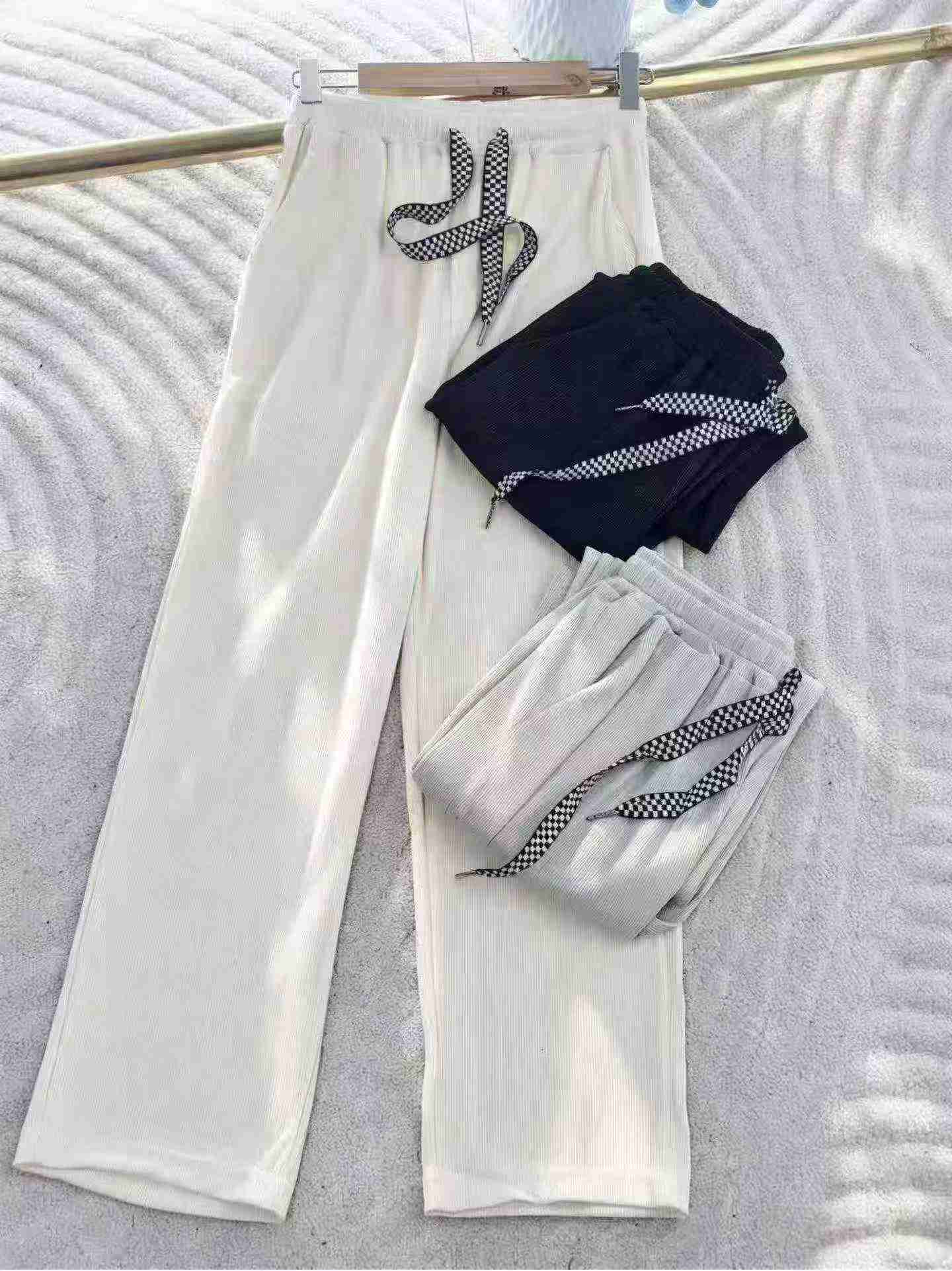 Clearance Wholesale Women's Ice Silk Pants 905pcs - Image 6