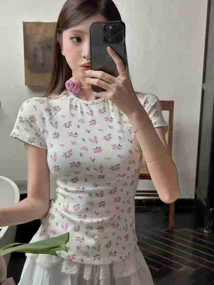 1262 Peças de Camisetas de Algodão de Alta Elasticidade, Modelagem Slim Fit com Estampa Floral Doce - Image 4