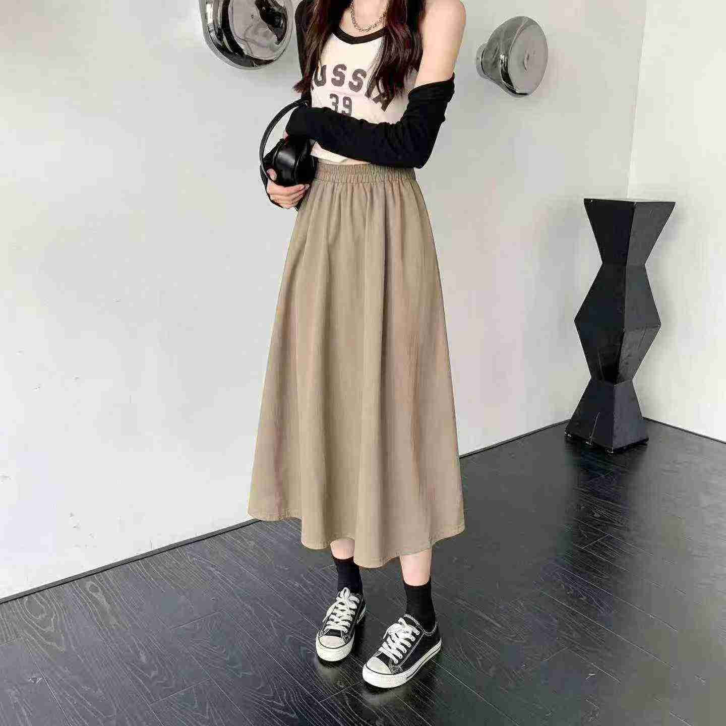 French Retro Polka Dot & Khaki Elastic Waist Skirts 2 Styles Total 225 Pieces - Image 2