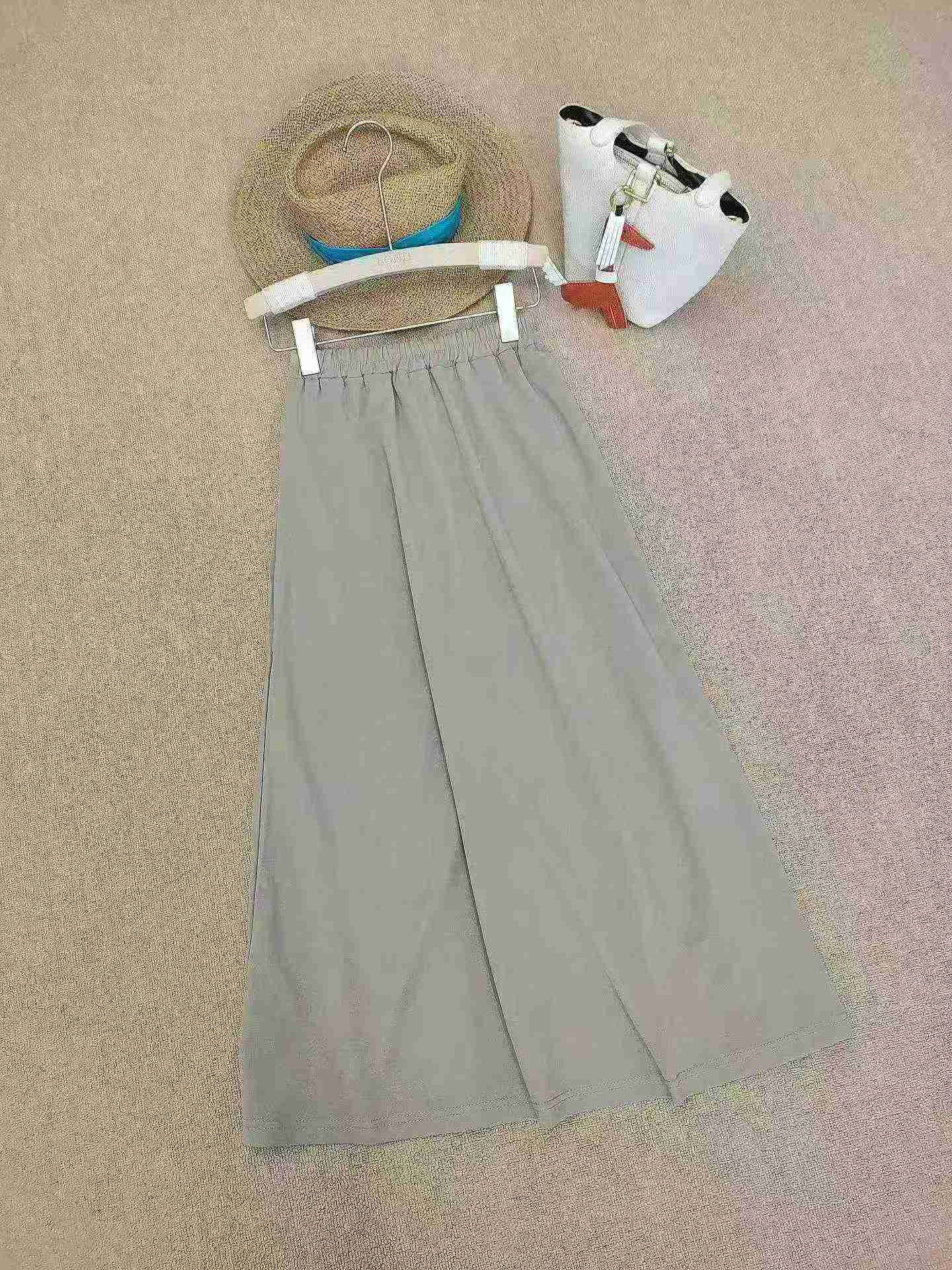 French Retro Polka Dot & Khaki Elastic Waist Skirts 2 Styles Total 225 Pieces - Image 4