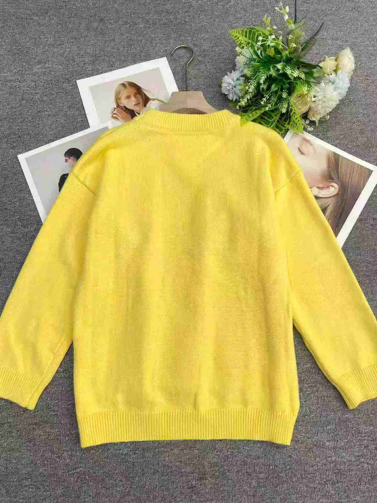 118 Pcs Korean Style Loose Asymmetric Knit Sweaters - Image 3