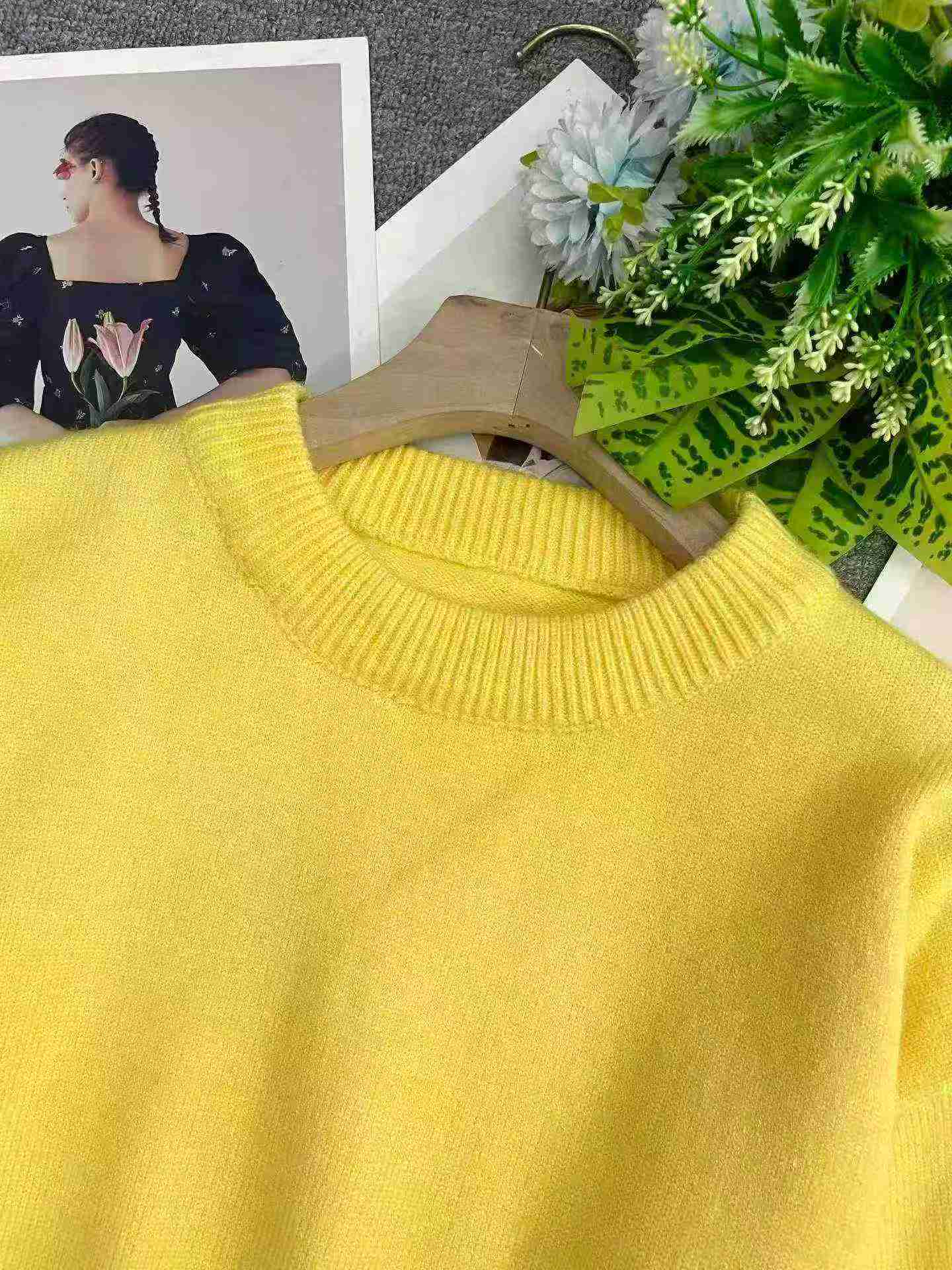118 Pcs Korean Style Loose Asymmetric Knit Sweaters - Image 4