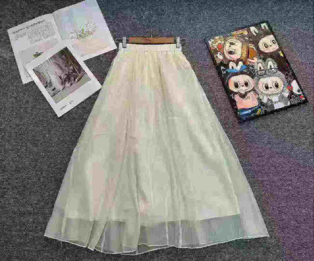 About 130 Pcs High Quality Summer White Mesh A-line Skirts For Petite Women - Image 4