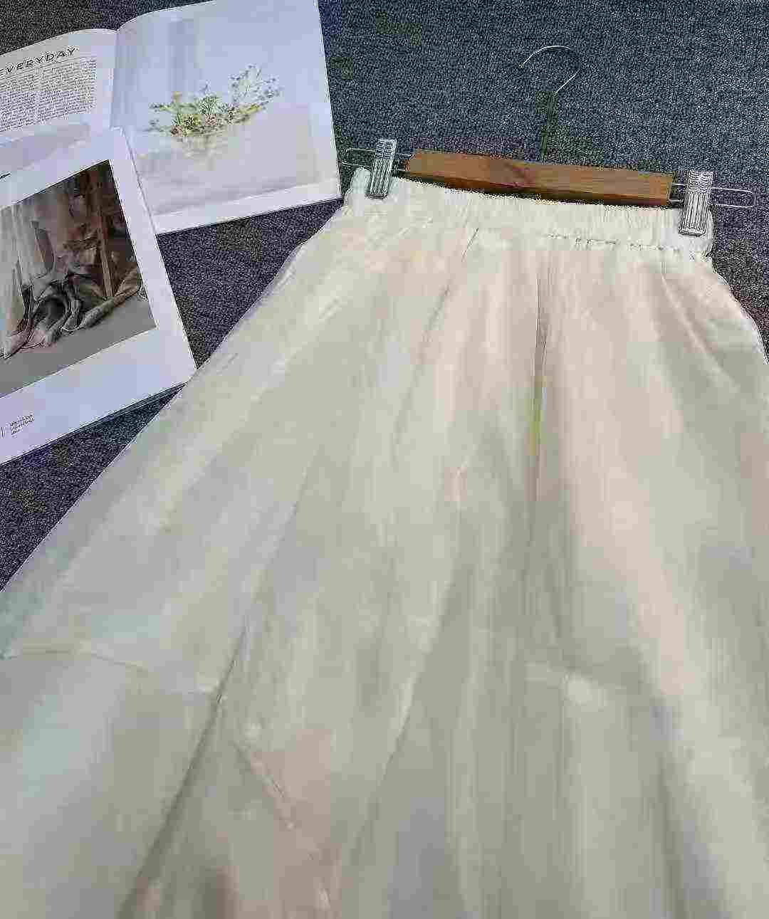About 130 Pcs High Quality Summer White Mesh A-line Skirts For Petite Women - Image 6