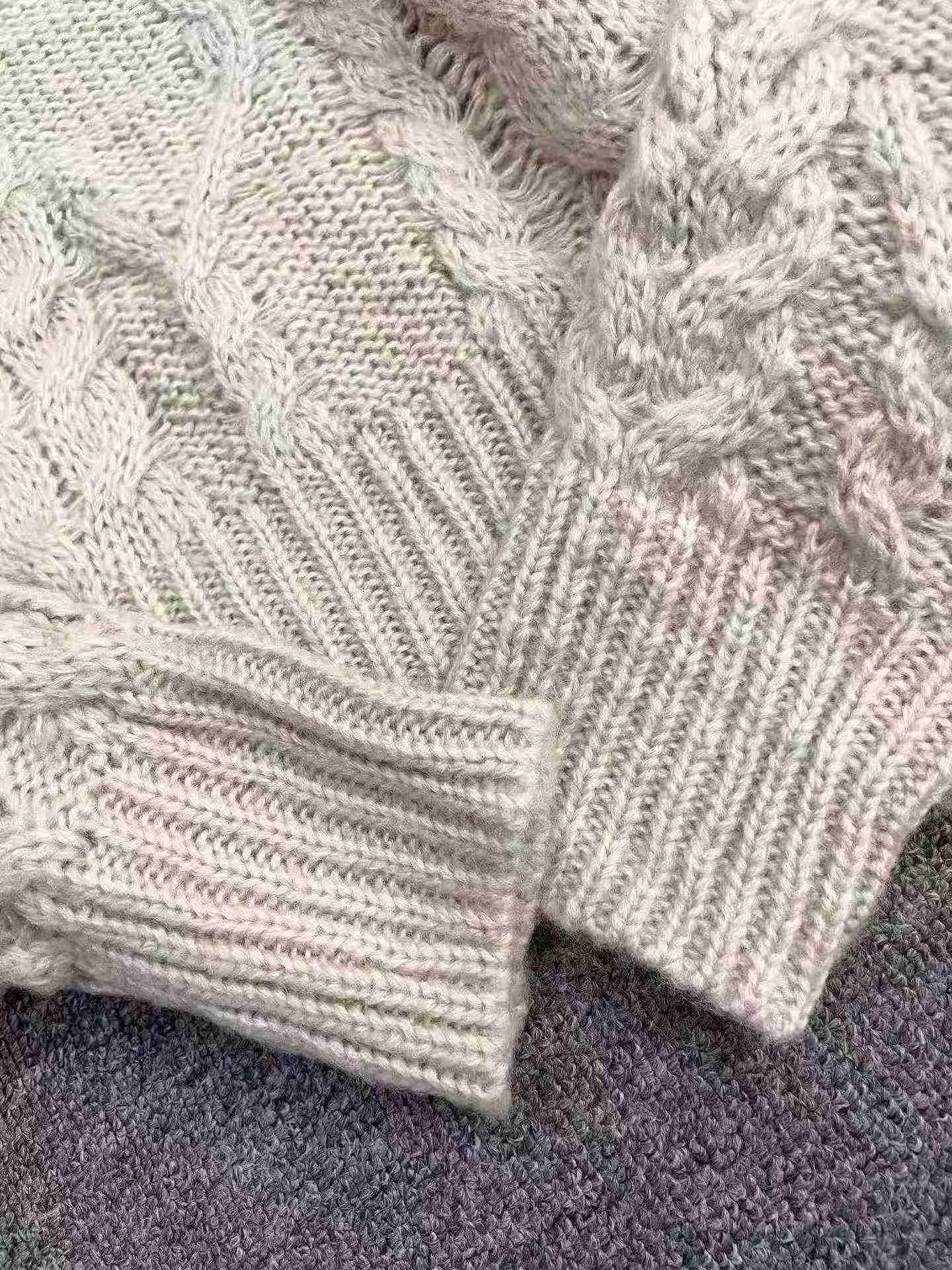 45 Pieces Physical Store Recycled Twisted Knit Pullover Sweaters - Image 7