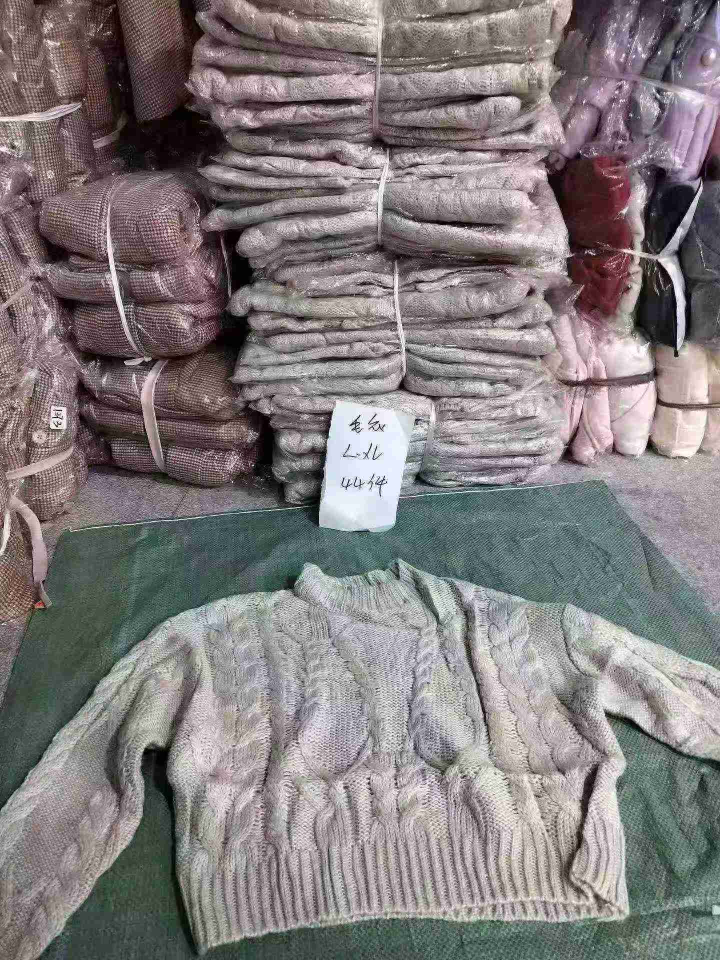 45 Pieces Physical Store Recycled Twisted Knit Pullover Sweaters - Image 9