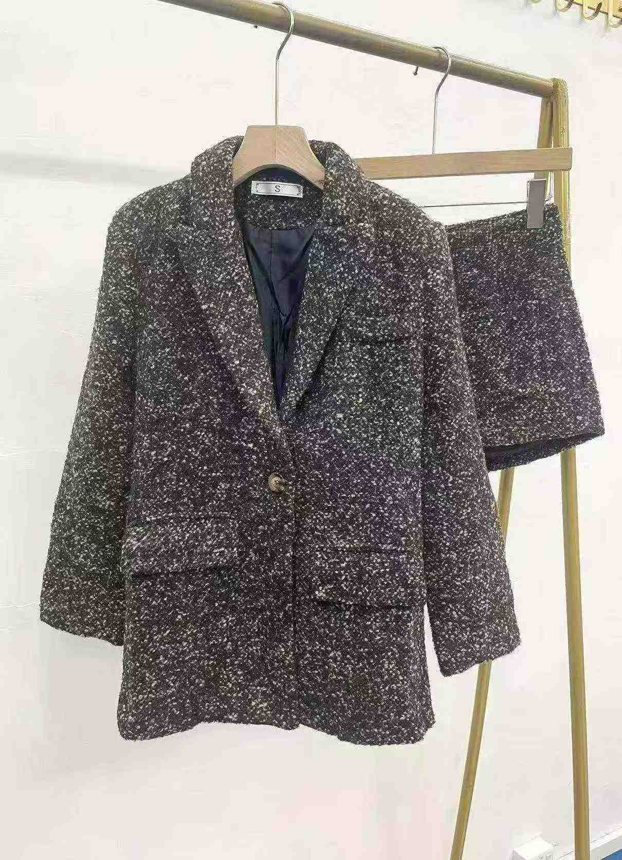 152 Set Dua Keping Blazer Tweed Wol Kitar Semula dan Seluar Pendek - Image 2