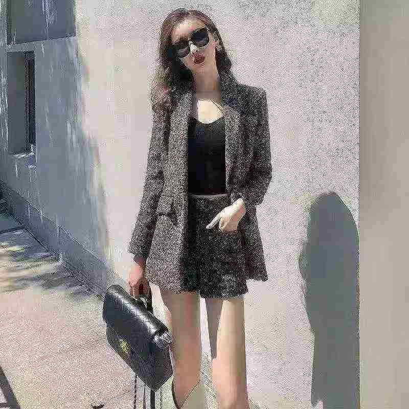 152 Set Dua Keping Blazer Tweed Wol Kitar Semula dan Seluar Pendek - Image 6