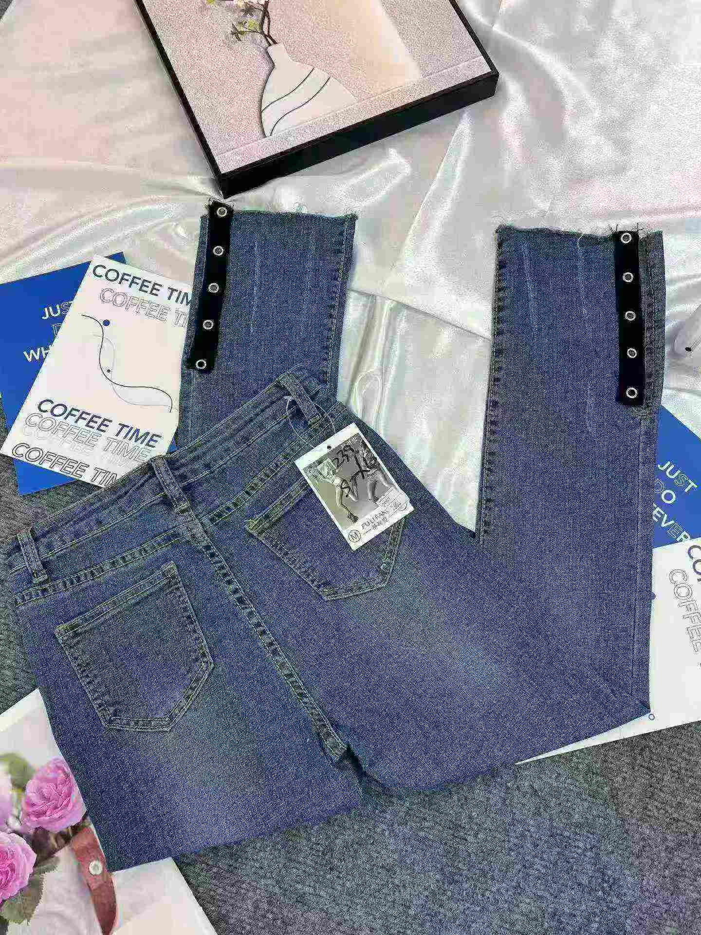 Women's Elastic Dark Blue Split Cuff Double Button Slim Cigarette Jeans 232 Pieces - Image 7