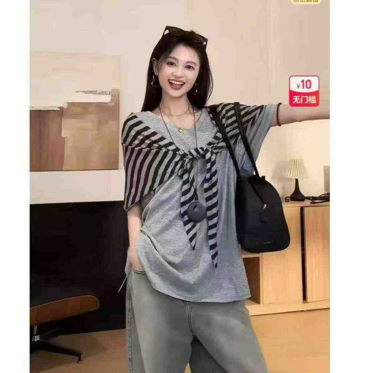 Women's Short Sleeve T-shirts, Total 857 Pieces - Image 3