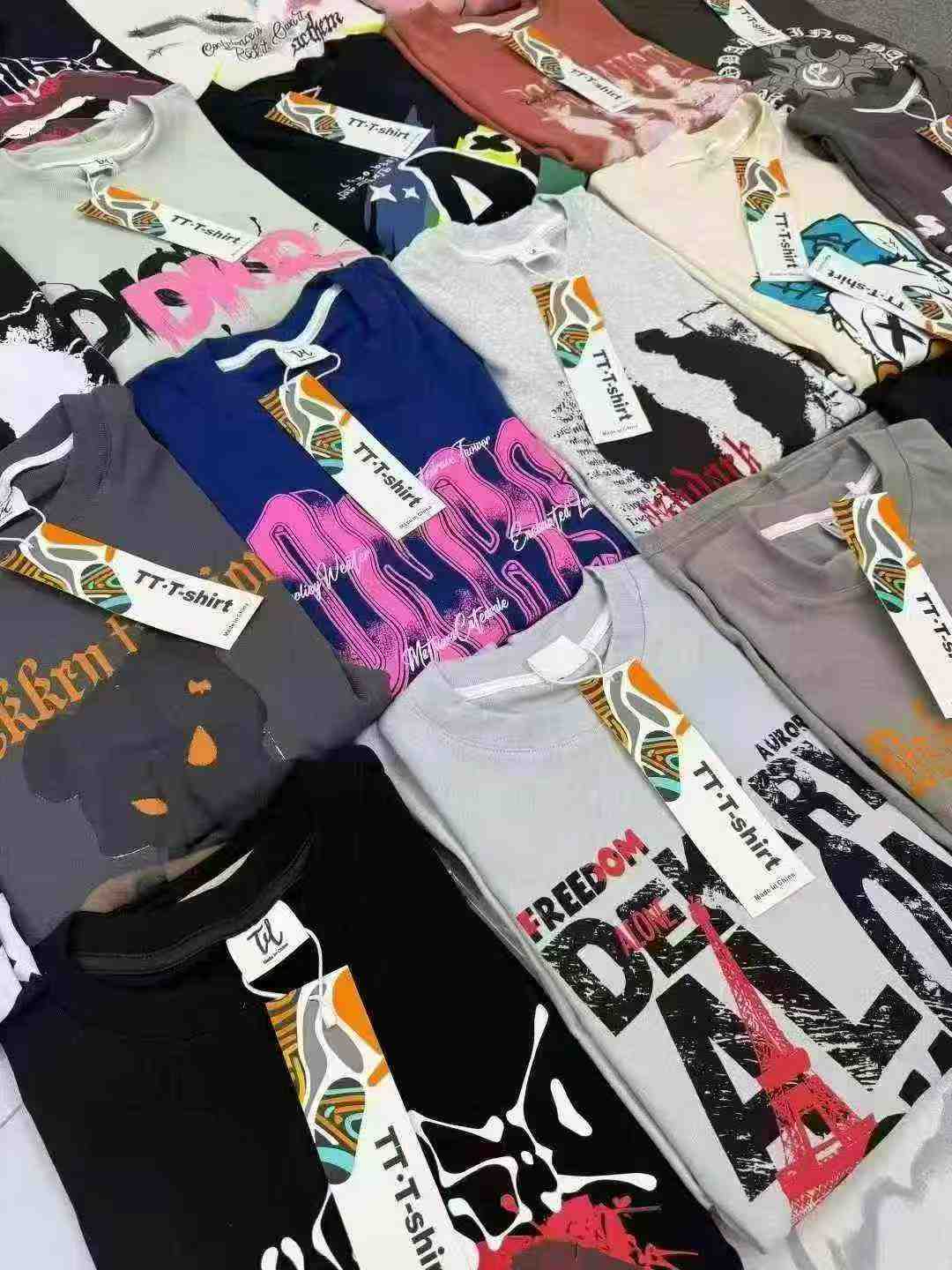 Around 1280 Pcs Unisex Trendy Heavyweight Short Sleeve T-shirts - Image 7