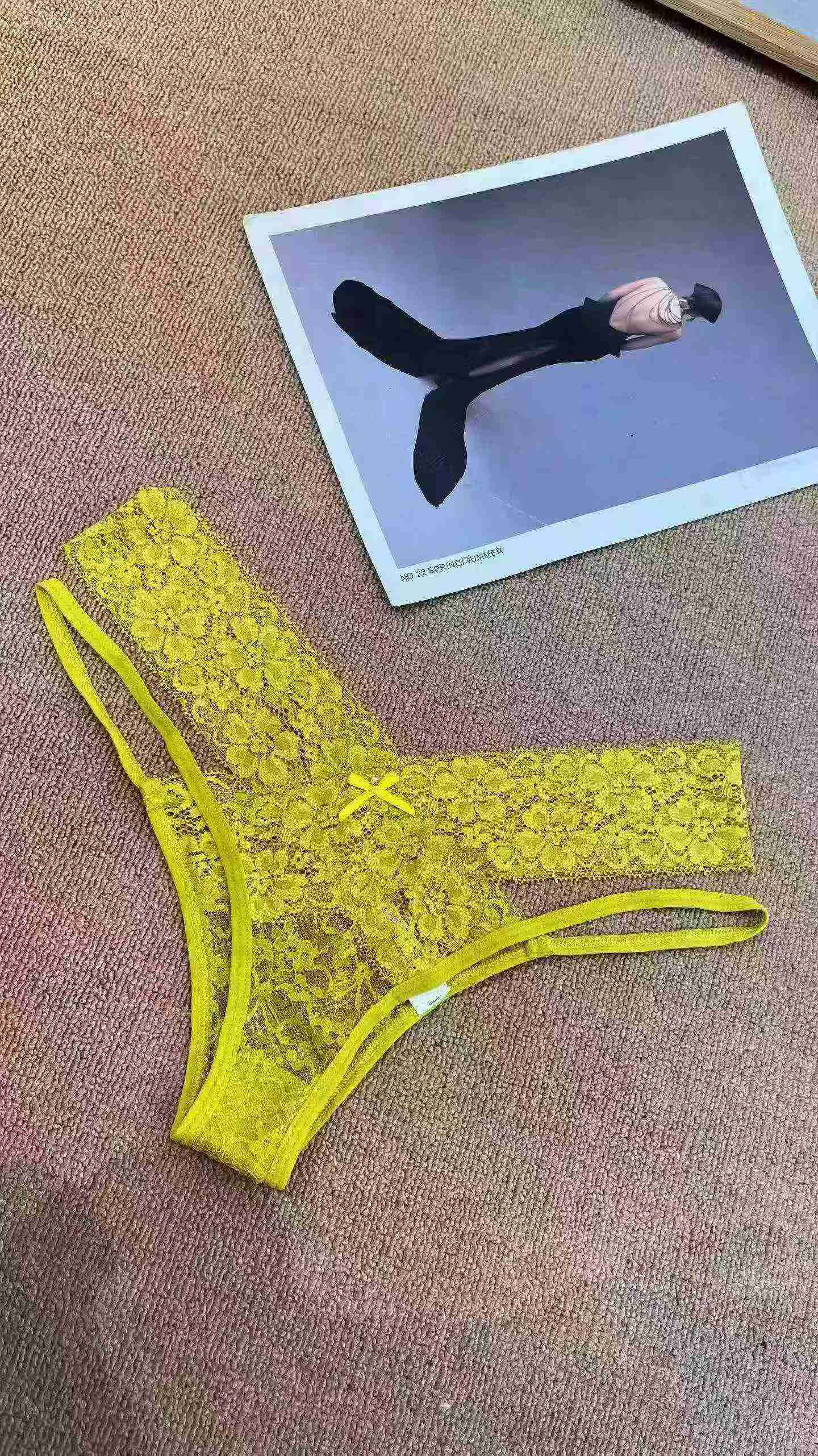 Kira-kira 1300 Buah Panty Tali Renda Seksi Wanita - Image 8