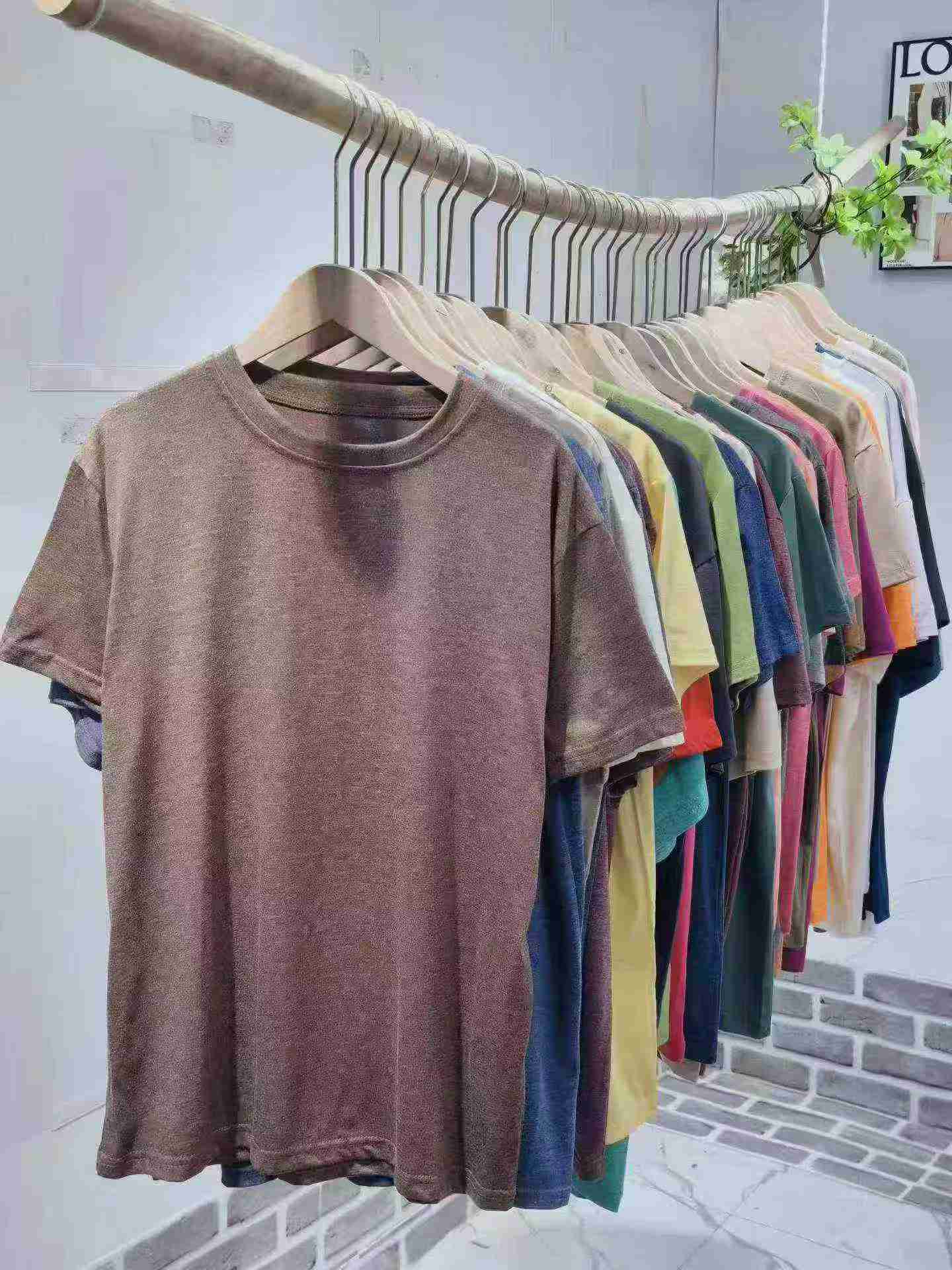 Sekitar 15000 Pcs Kaos Rayon Lengan Pendek Unisex Stok Clearance - Image 8