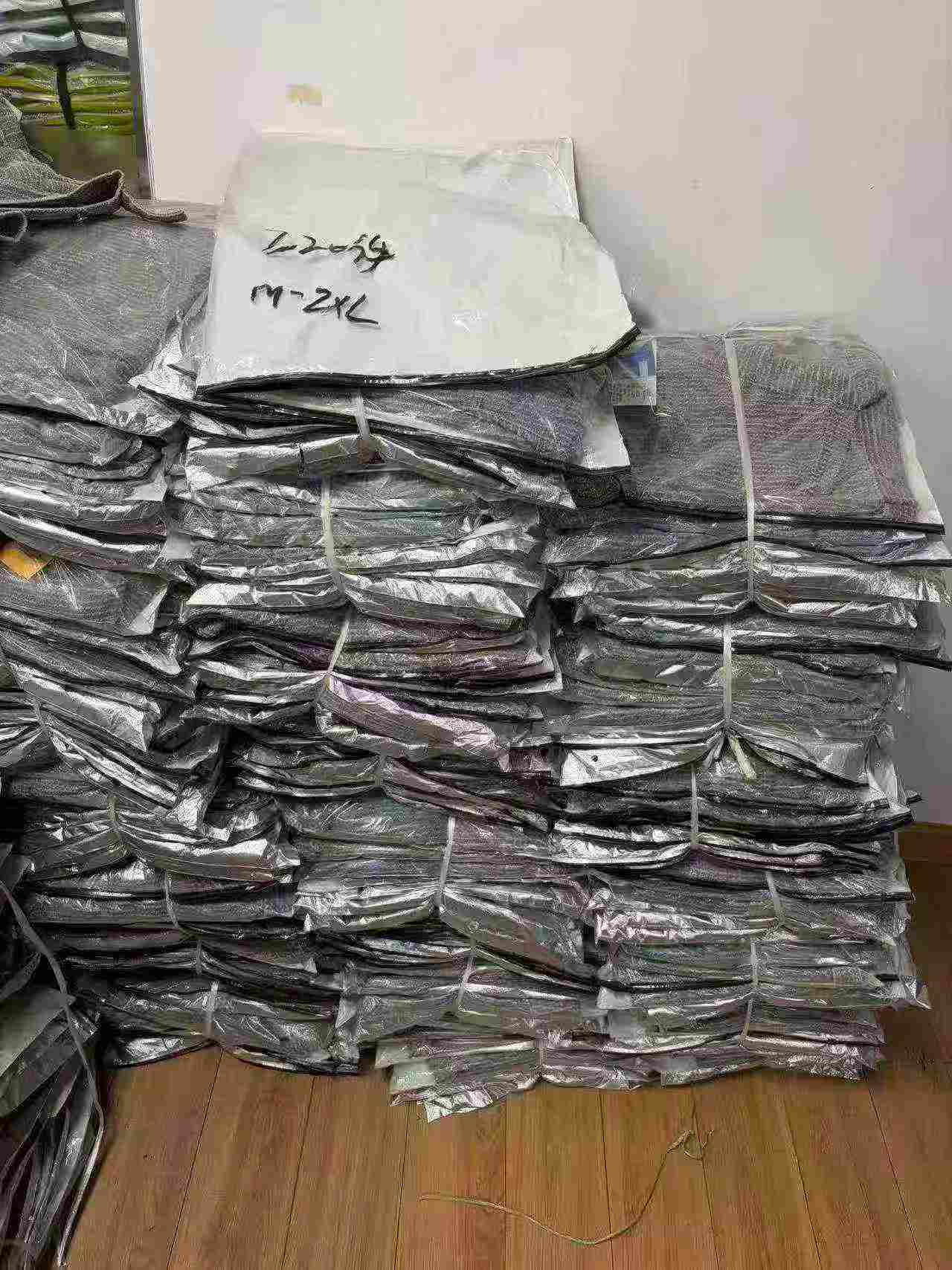 220 Piezas Chaquetas de Mezclilla Unisex de Tendencia Americana - Image 9