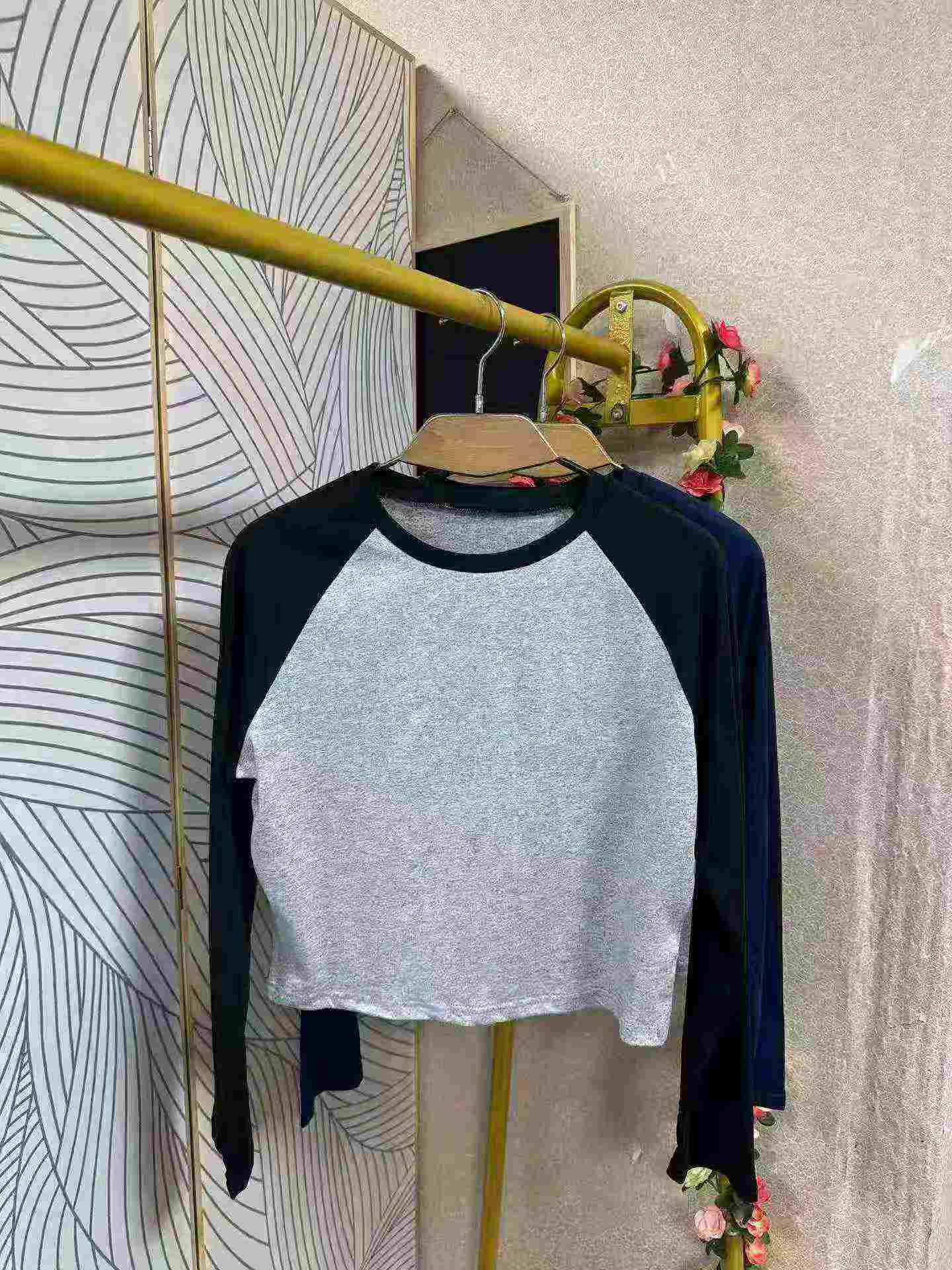 Women's Spring Autumn Contrast Raglan Long Sleeve Slim Crop Top, Total 80 Pieces - Image 5