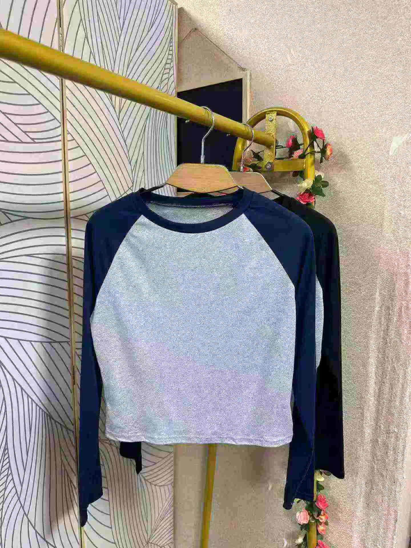 Women's Spring Autumn Contrast Raglan Long Sleeve Slim Crop Top, Total 80 Pieces - Image 6