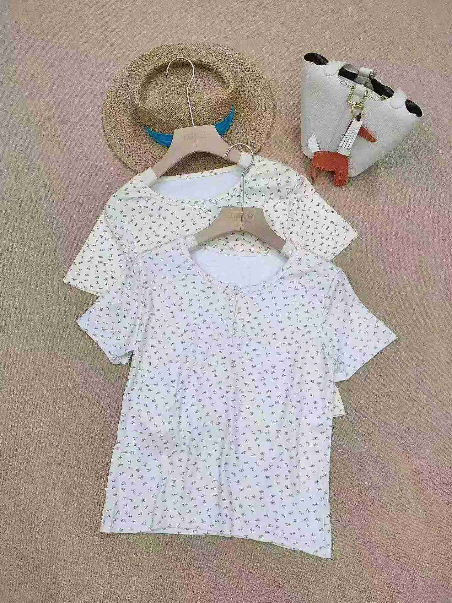 825 Pcs Fresh Floral Ice Silk Button Short Sleeve Sexy Women Tops - Image 3