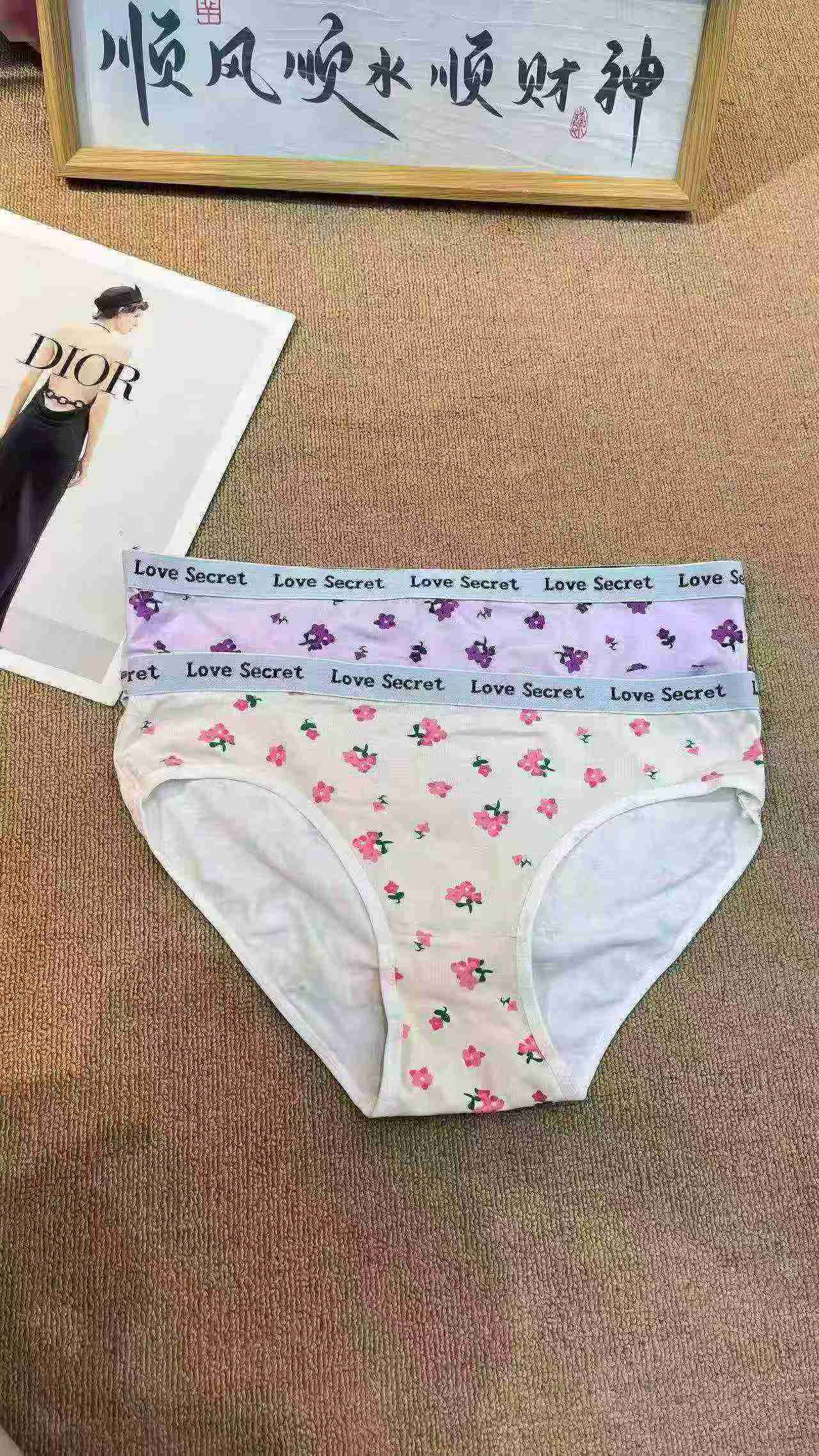 Aproximadamente 7113 piezas de bragas de algodón para mujer en liquidación - Image 6