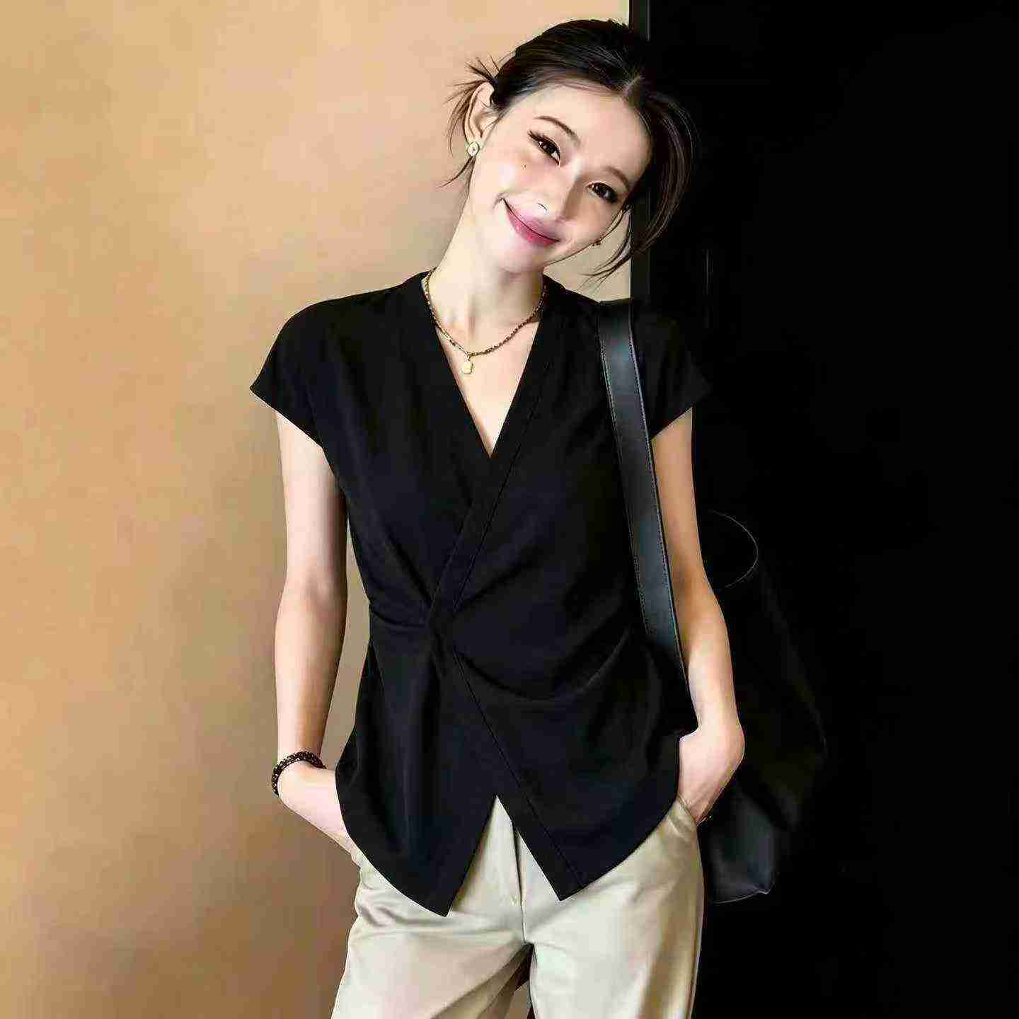 126 Pieces Middle-aged Casual Waisted Tops Clearance Wholesale - Image 4