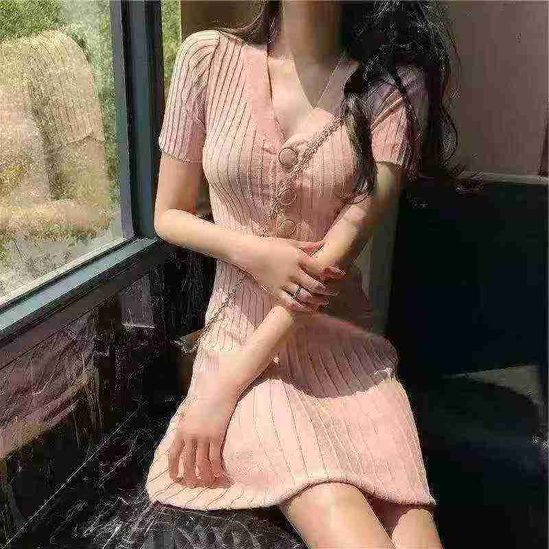 380 Pcs Knitted Waisted Pleated V-neck Dresses - Image 4