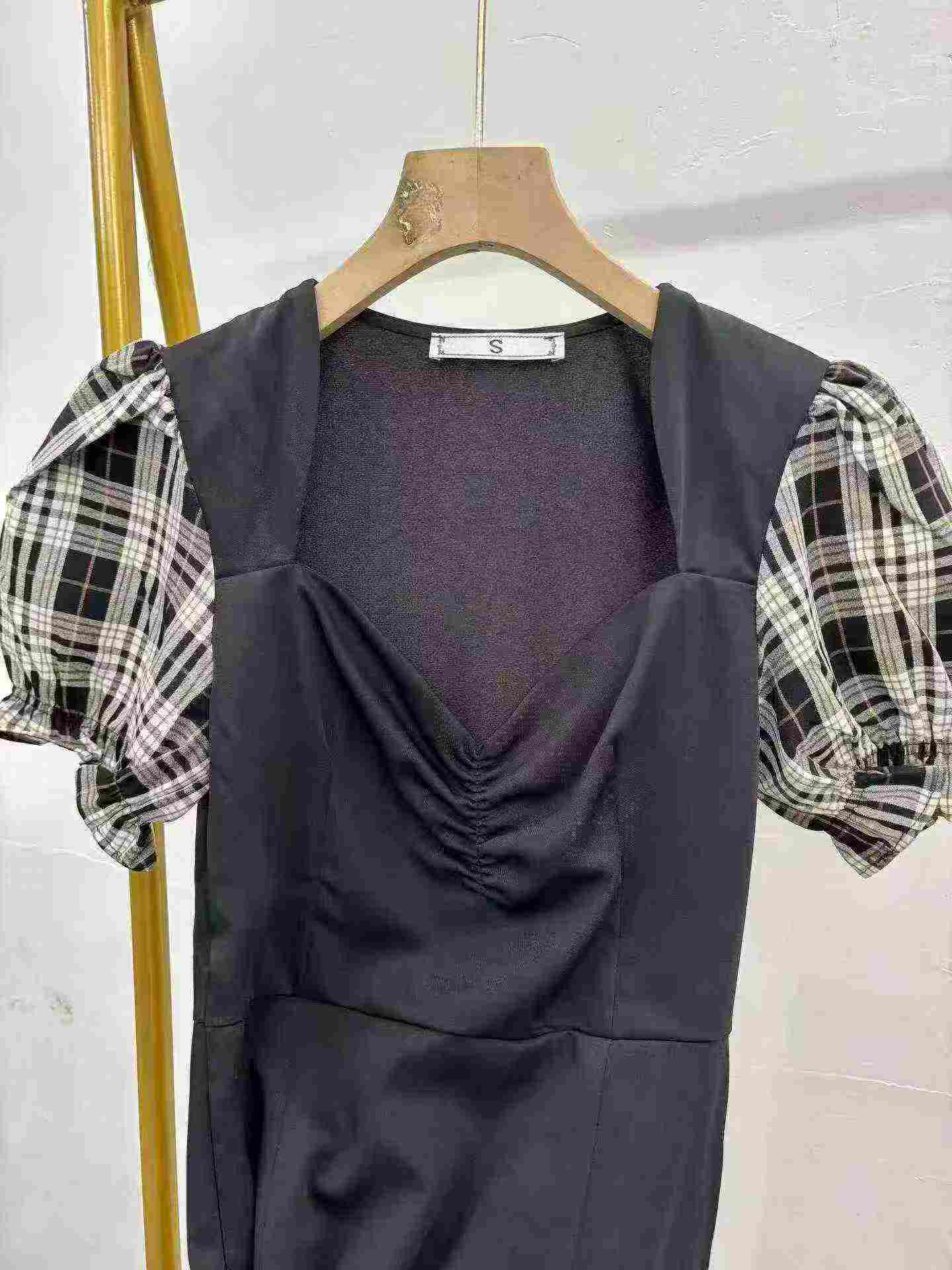 111 Pieces Recycled Hepburn Style Puff Sleeve Slim Waist Split Dress - Image 7