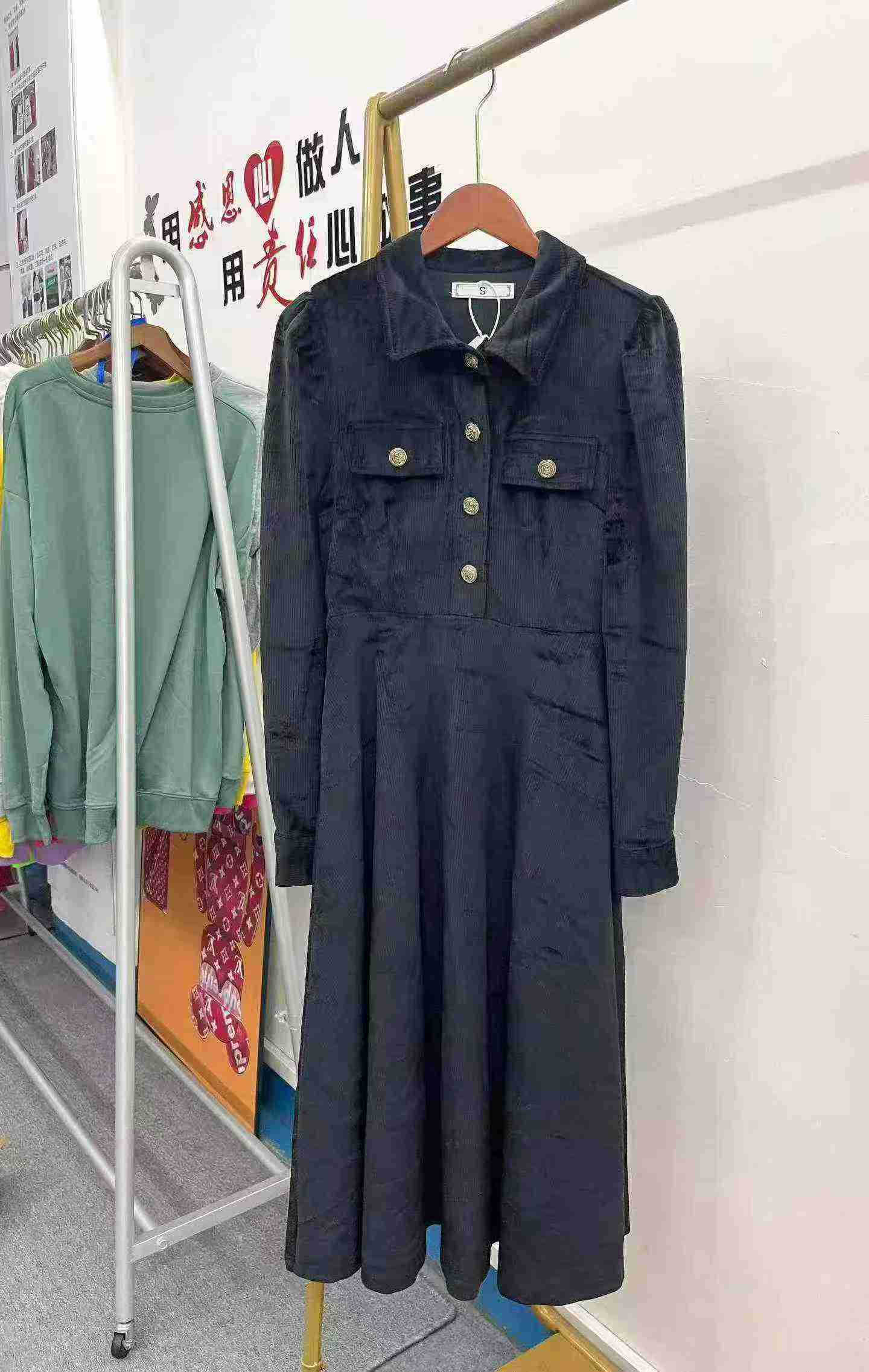 65 Pieces Recycled Hepburn Style Long Sleeve Corduroy Dresses - Image 3