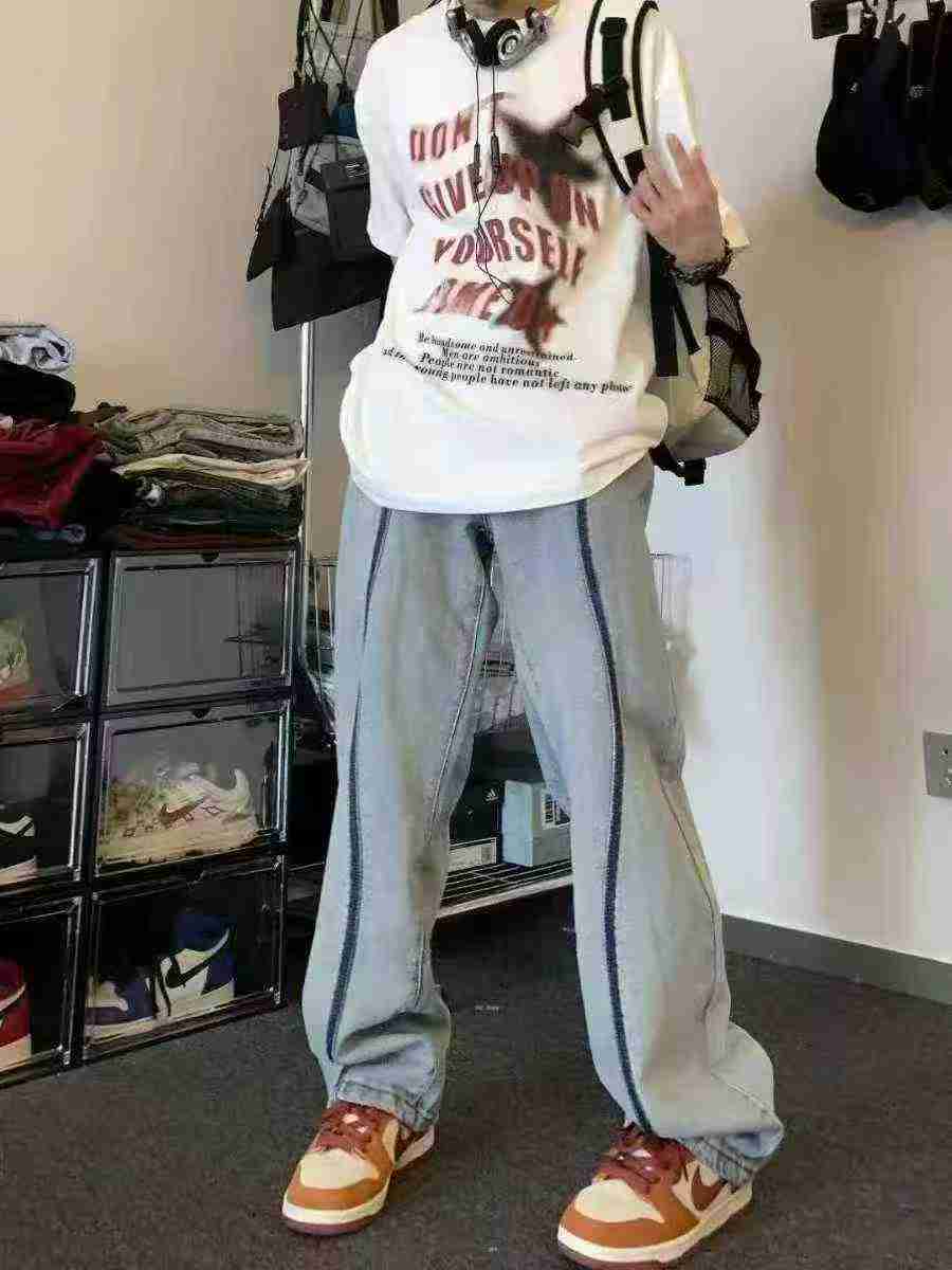 866 Pieces Vintage Unisex Straight Leg Jeans - Image 2