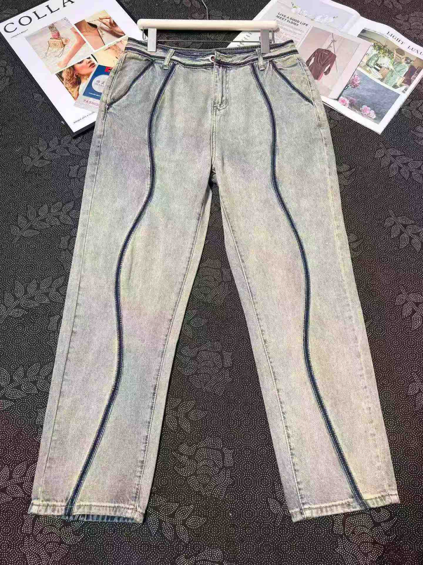 866 Pieces Vintage Unisex Straight Leg Jeans - Image 5