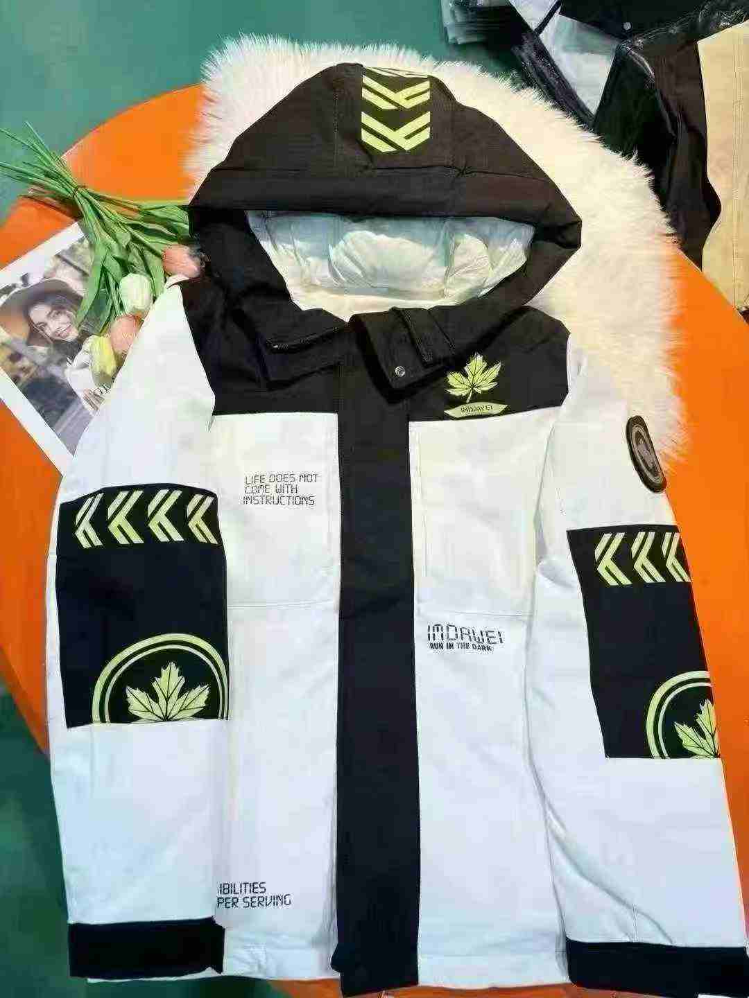 Over 1500 Pieces Trendy Maple Leaf Luminous Unisex Down Jacket - Image 5