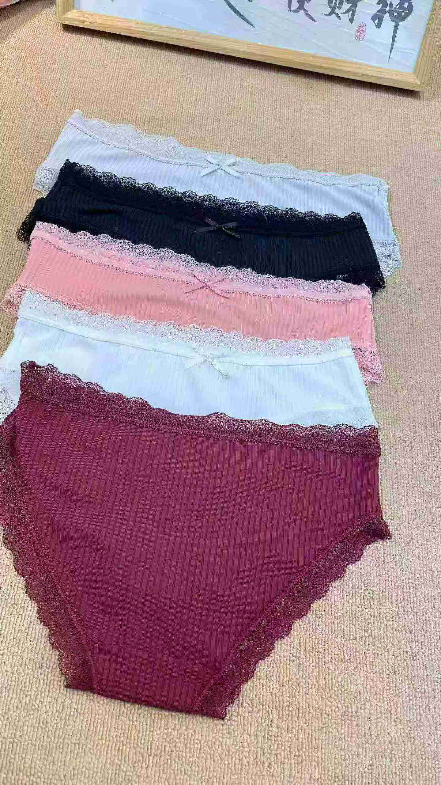Cerca de 1900 Peças Calcinhas Femininas de Estilo Jovem, Liquidação por Atacado - Image 7
