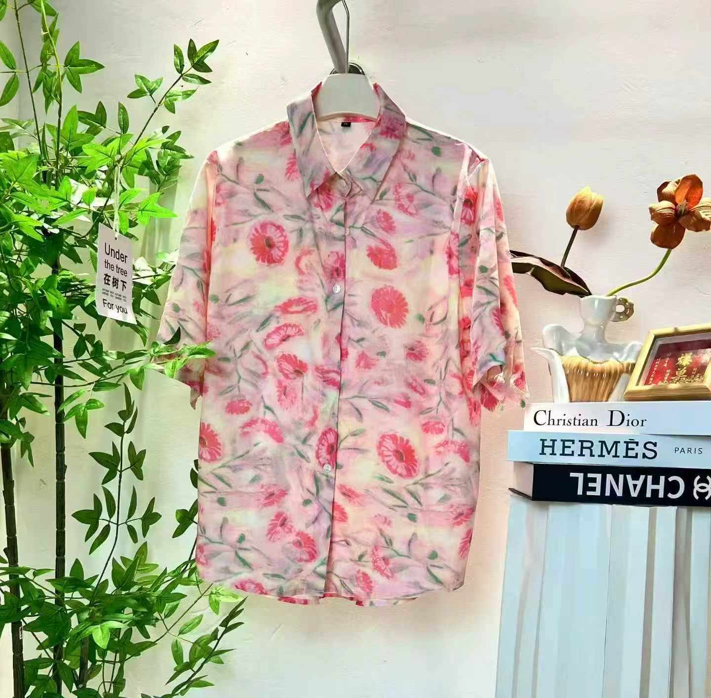 350 Pieces French Style Sunscreen Oil Painting Shirts - Image 1