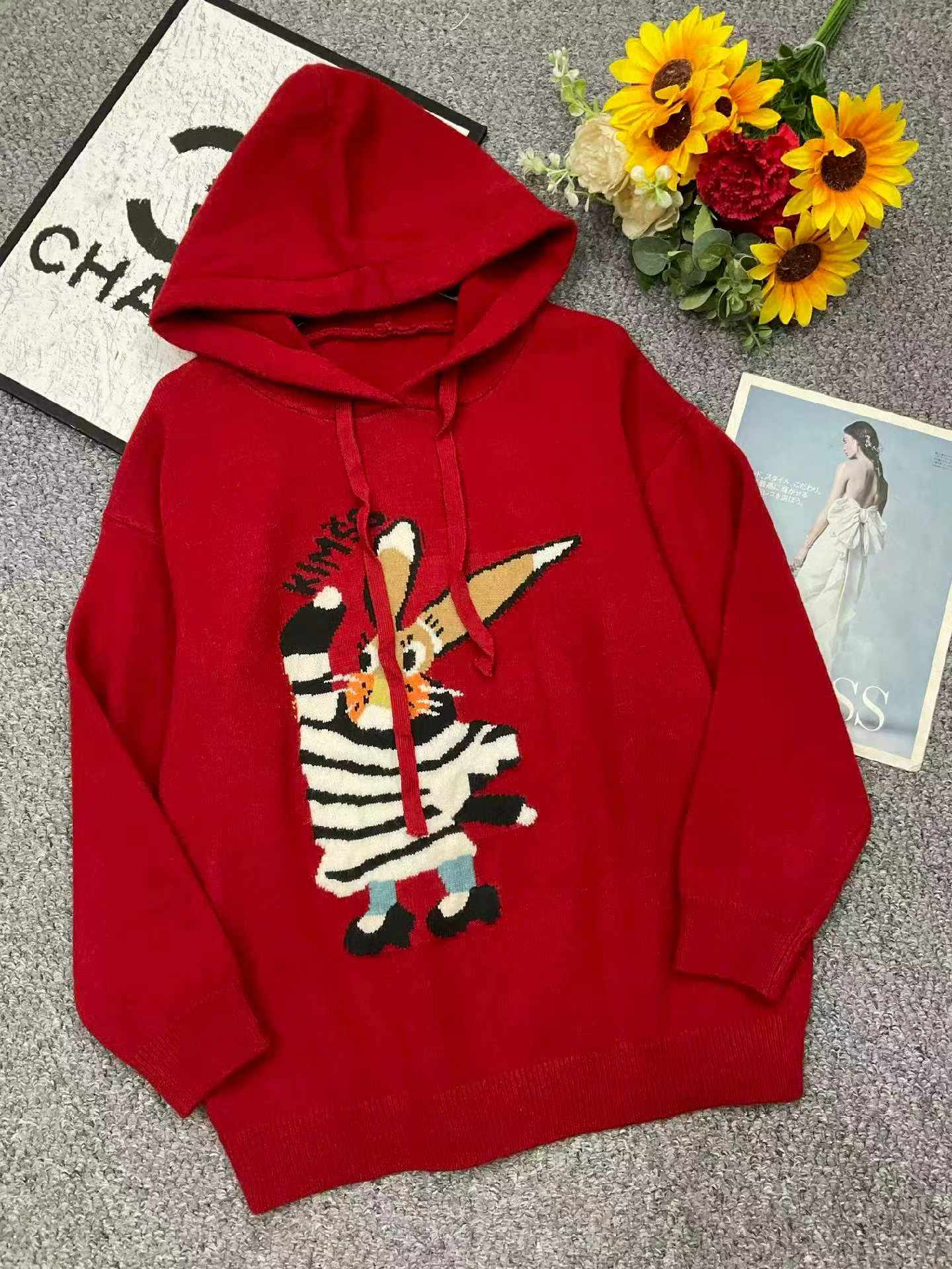 About 30pcs Loose Cartoon Jacquard Hooded Sweater - Image 1