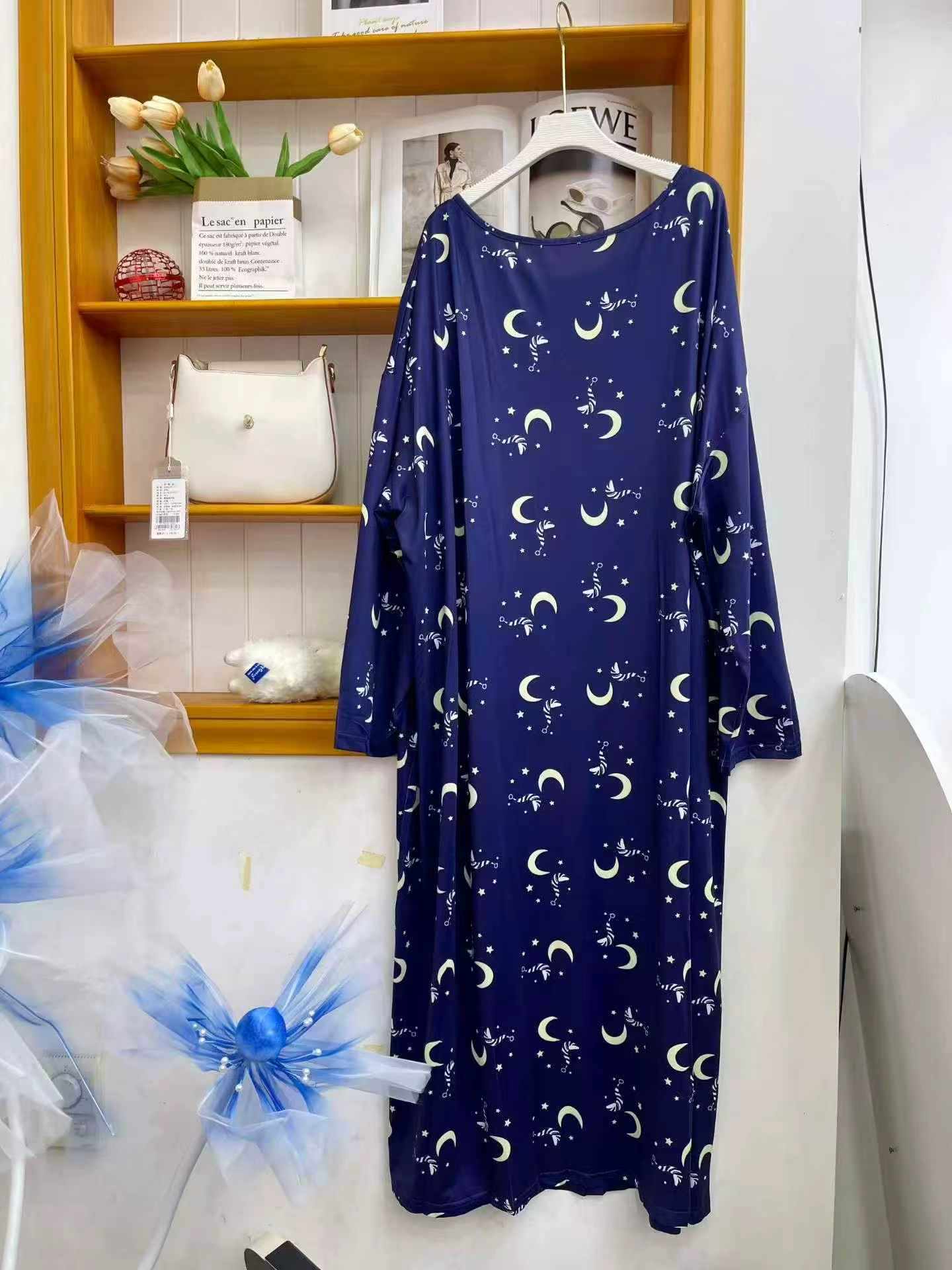 Plus Size Long Sleeve Women's Sleep Dress, About 1000 Pieces - Image 1