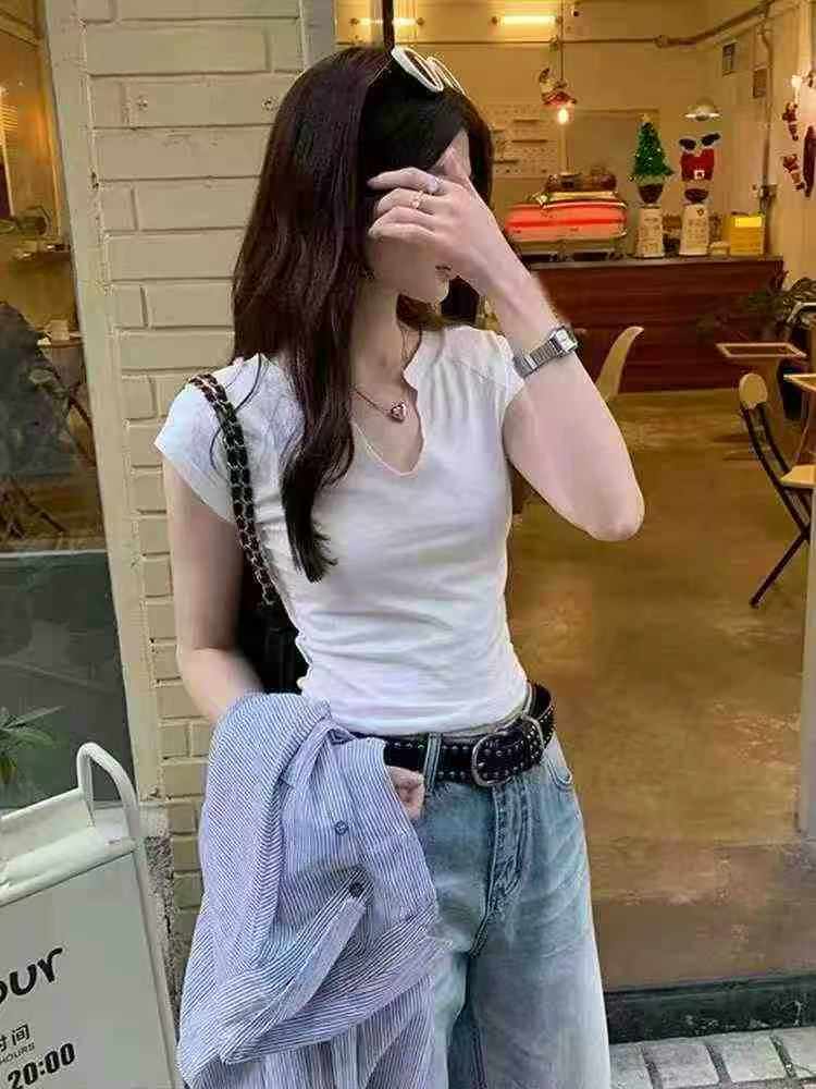 194 Peças de Camisetas de Viscose com Gola V e Manga Curta - Image 1