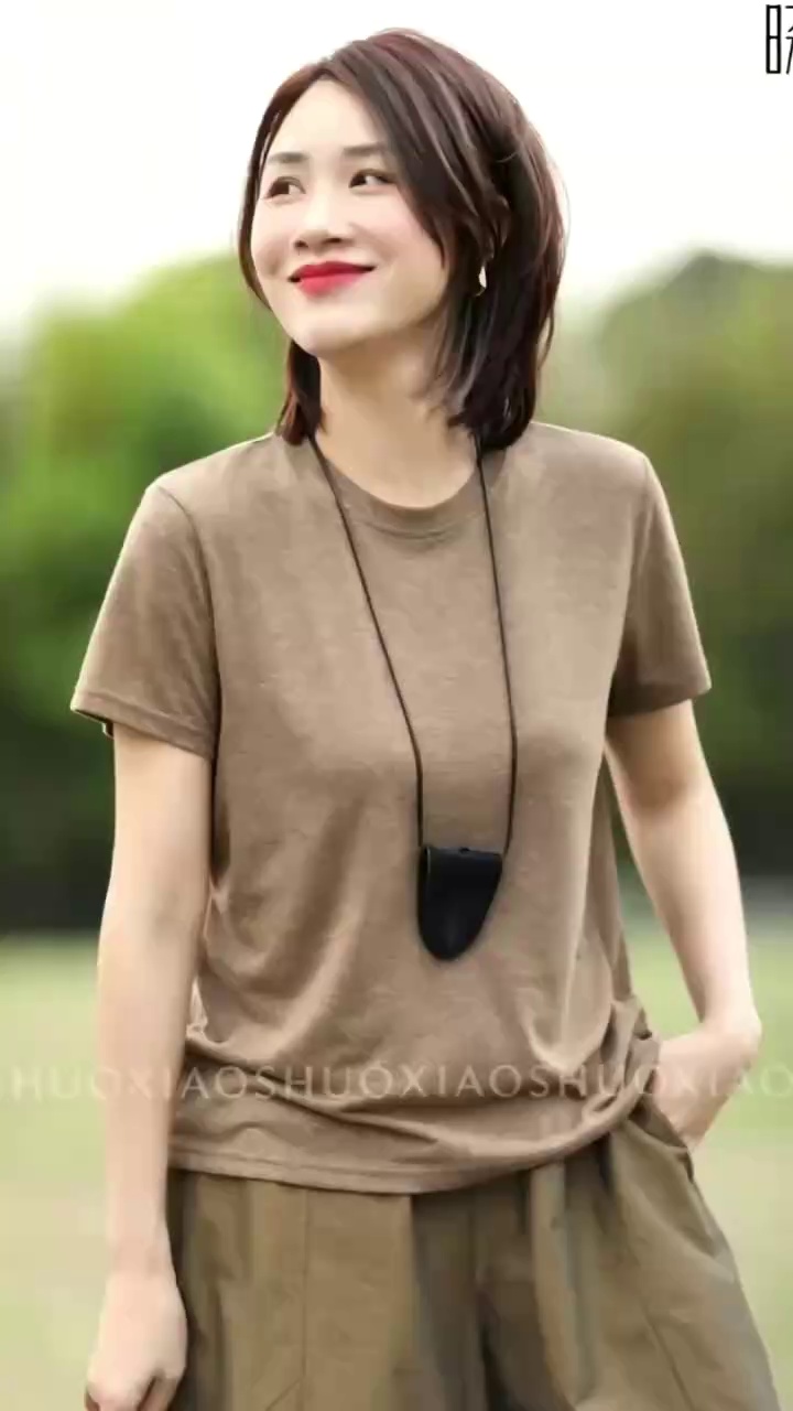 Clearance Unisex Short Sleeve T-shirts About 14900 Pcs - Image 1