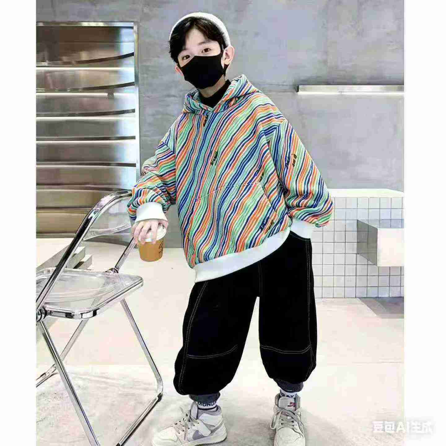 210 Pcs Older Kids Hooded Sweatshirts - Image 1