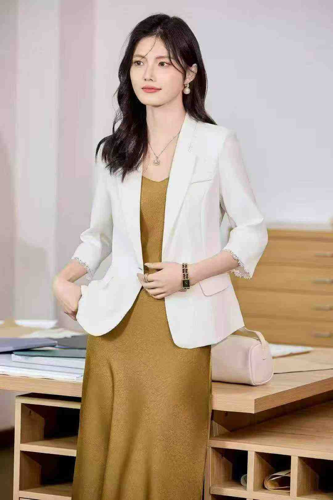 High Quality Women's Mid Sleeve Blazer, 520 Pieces, 3 Colors, S-4XL, Individual Packaging - Image 1