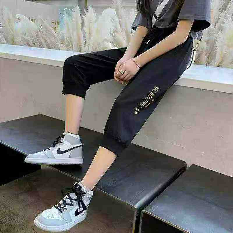 Women's Casual Five-inch Cropped Pants, 266 Pieces - Image 1
