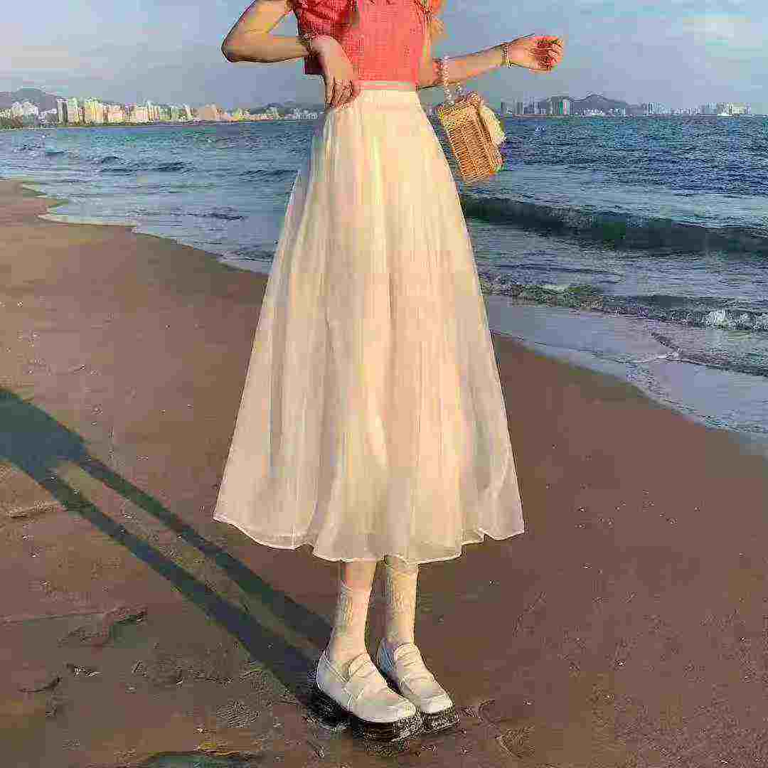 About 130 Pcs High Quality Summer White Mesh A-line Skirts For Petite Women - Image 1