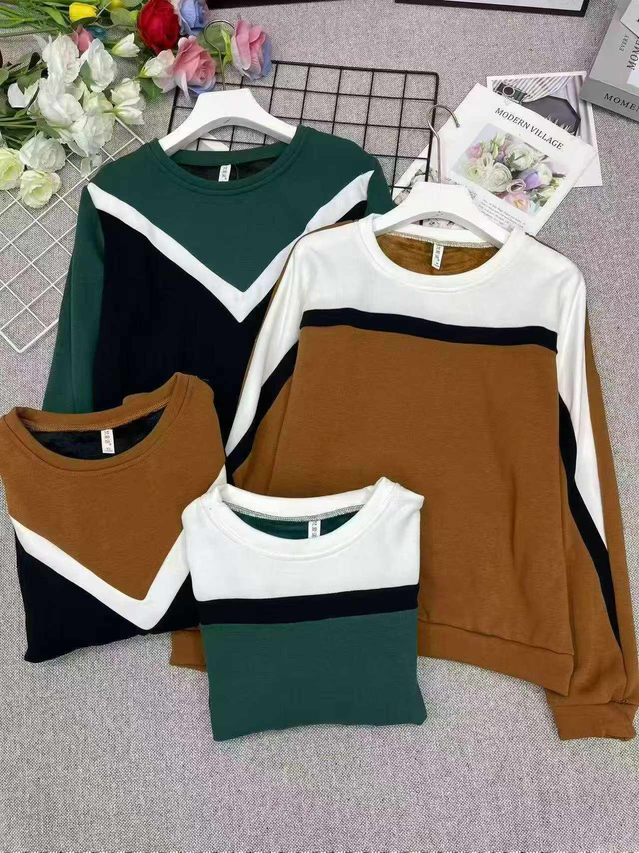 Fleece Lined Sweatshirts 914 Pieces Clearance Stock - Image 1