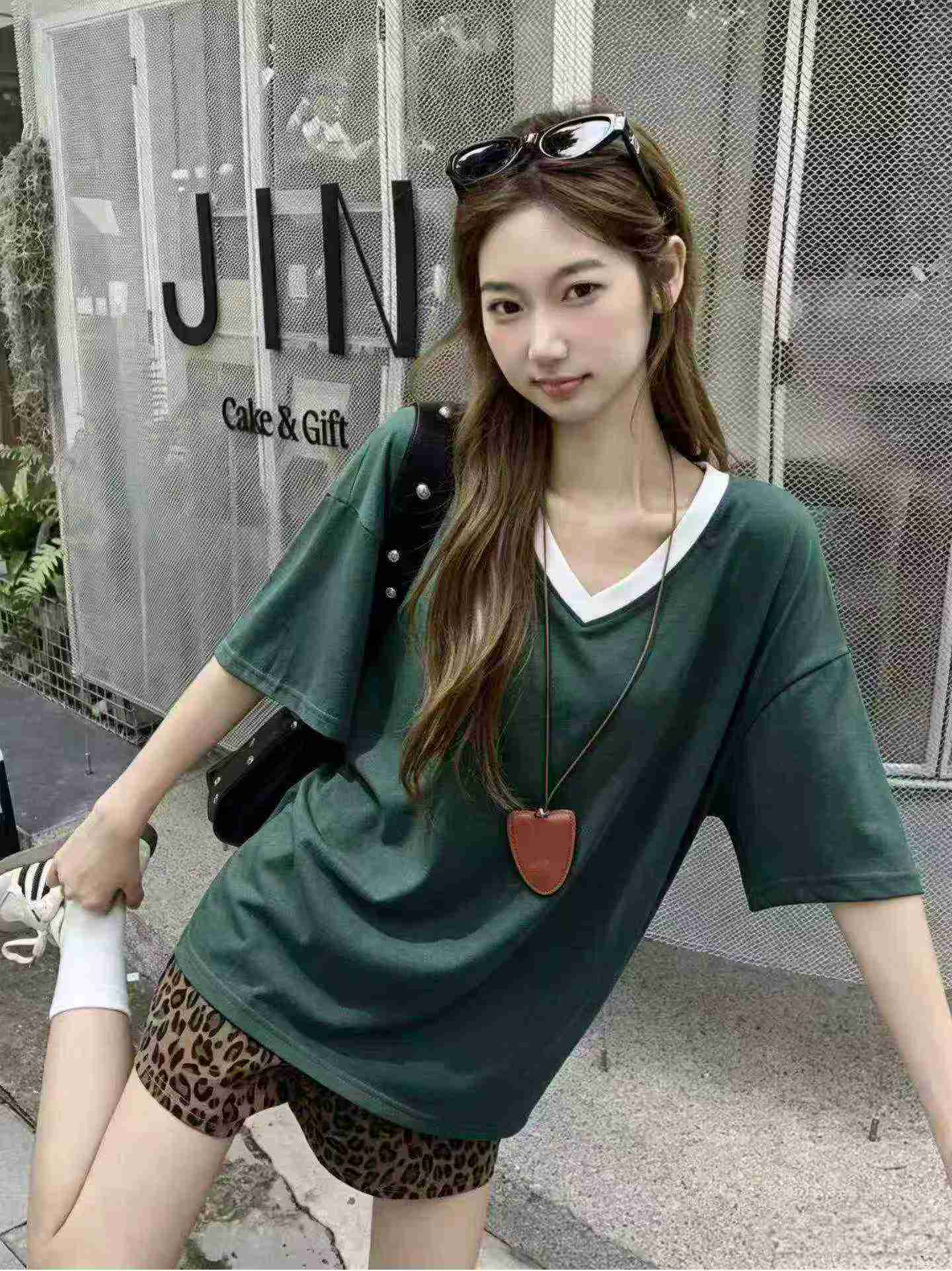 Plus Size Plain V-neck T-shirts, About 7000 Pieces Stock Clearance - Image 1